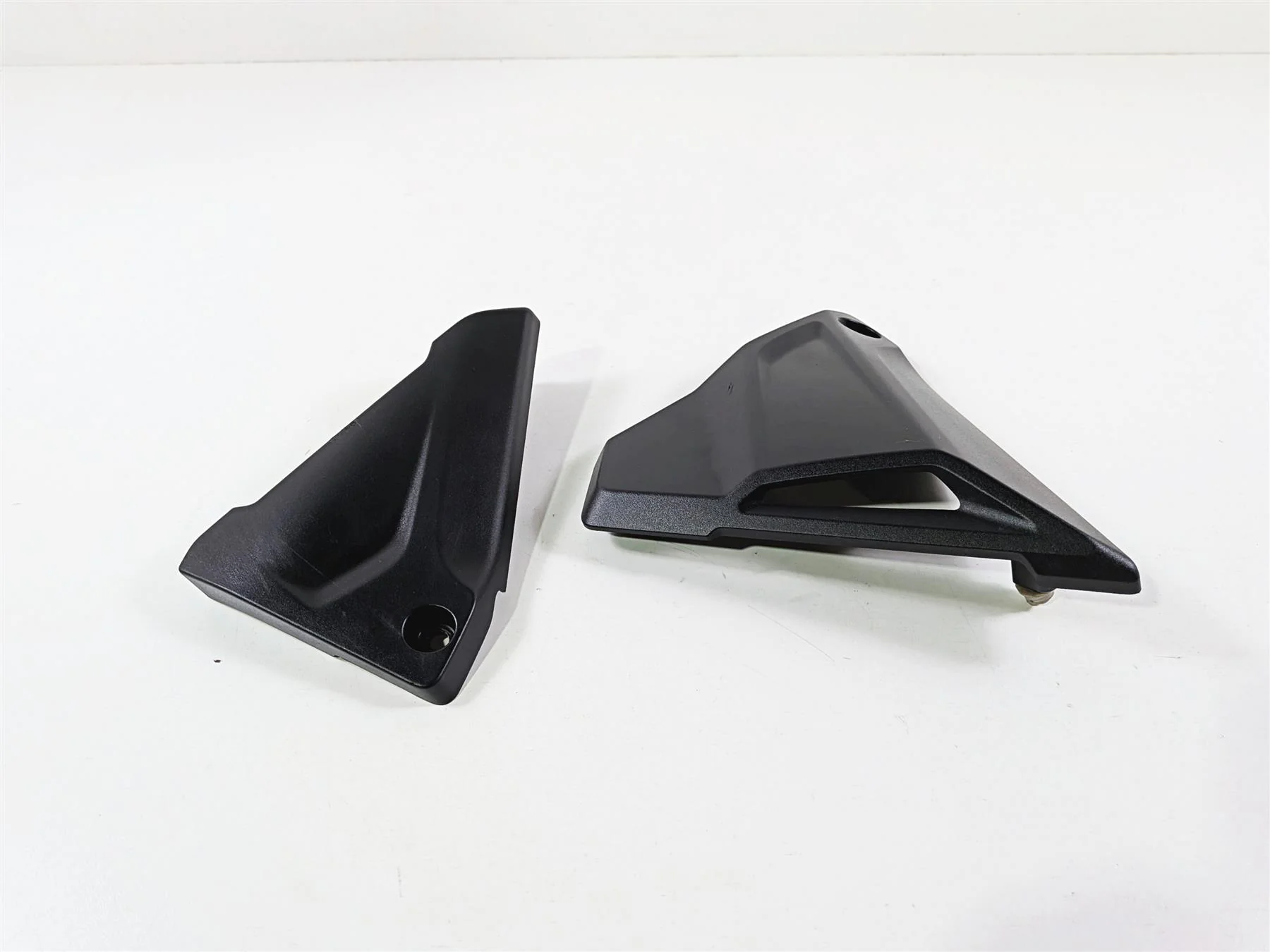 2019 BMW R1250GS K50 Left Right Battery Cover Set L 46638523155 46638523156 - Image 5