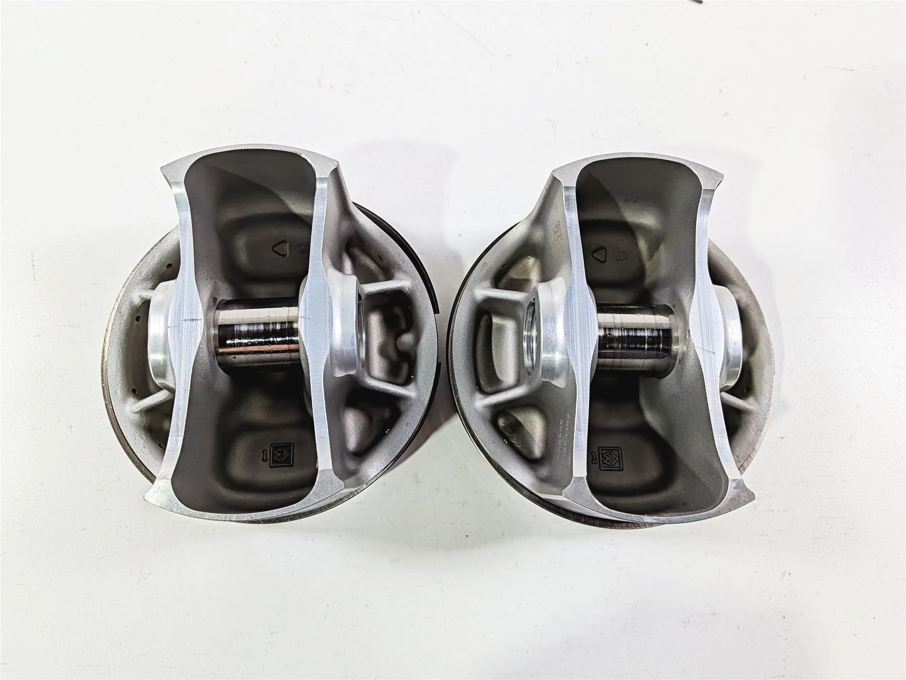 2019 BMW R1250GS K50 Left & Right Piston Set 7K Only 11258565633 - Image 3