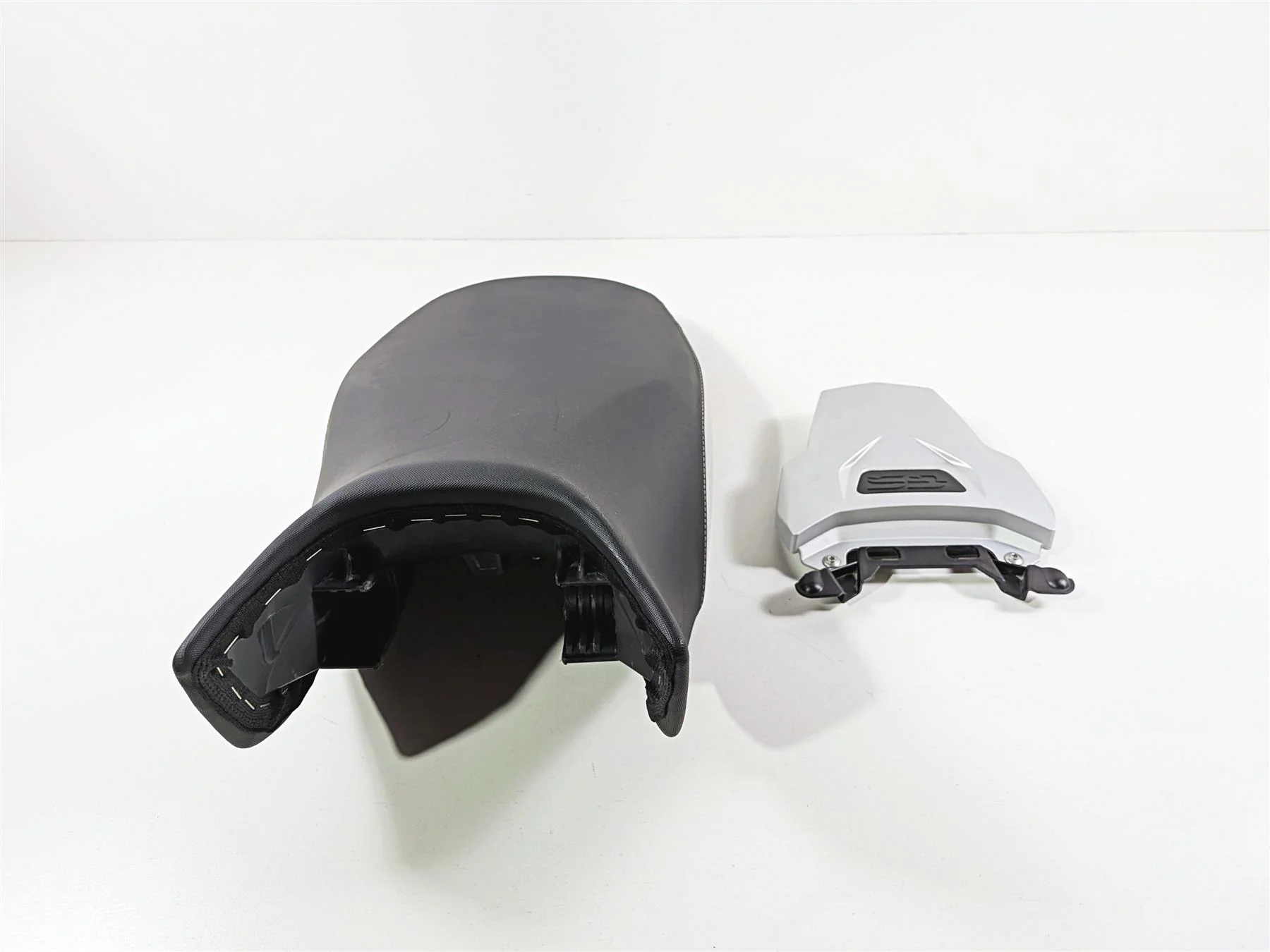 2019 BMW R1250GS K50 Rallye Front Rider Seat Saddle 77348404277 - Image 5