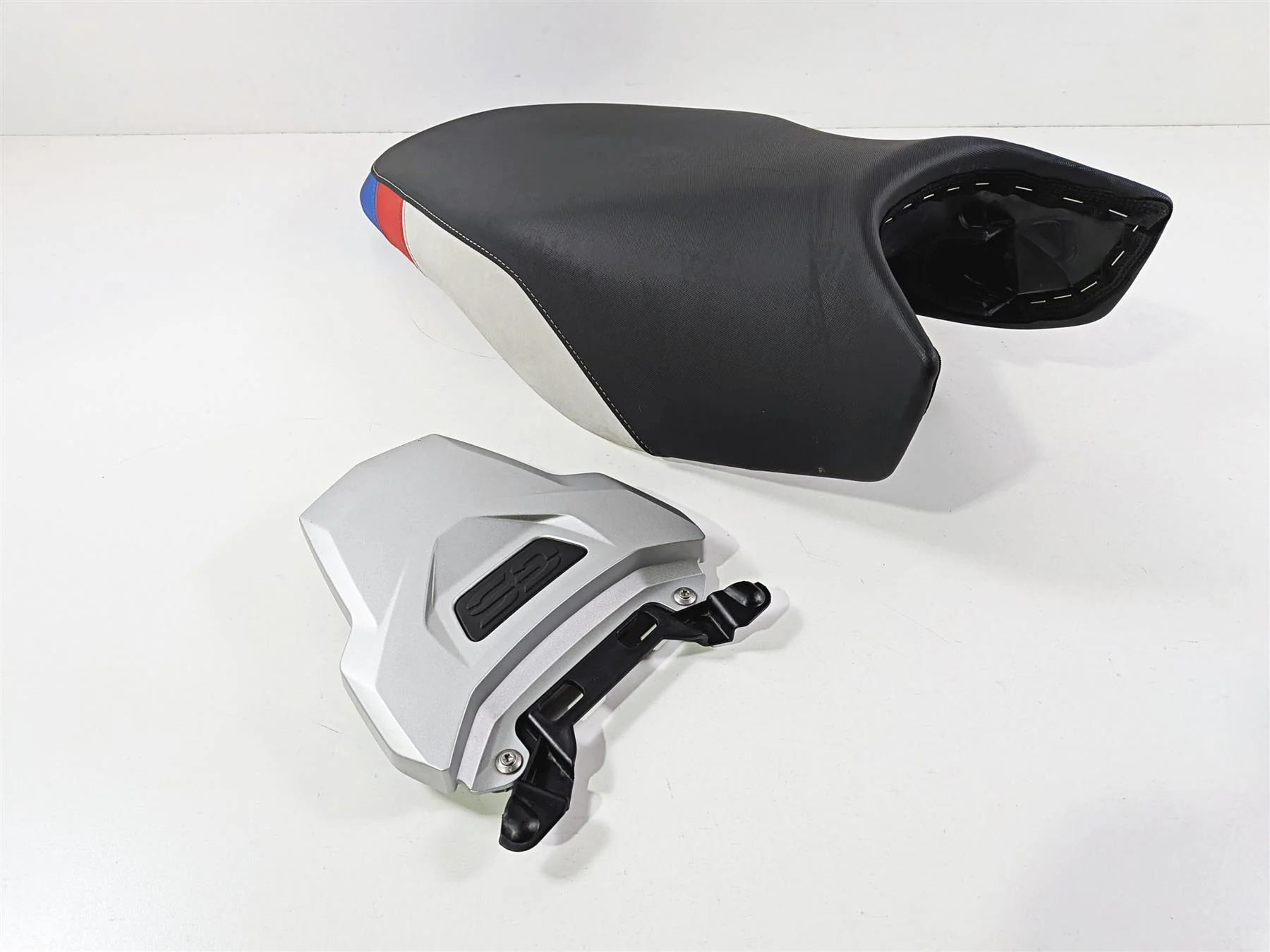 2019 BMW R1250GS K50 Rallye Front Rider Seat Saddle 77348404277 - Image 6