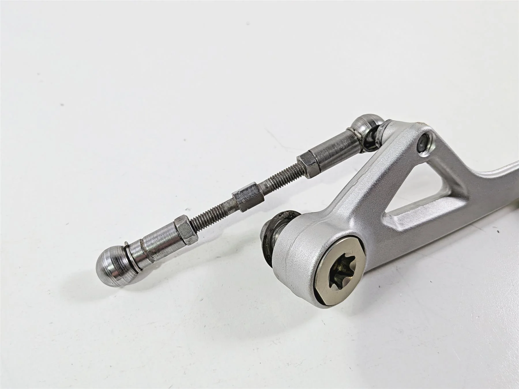 2019 BMW R1250GS K50 Shift Lever Pedal & Linkage 23418526730 - Image 9