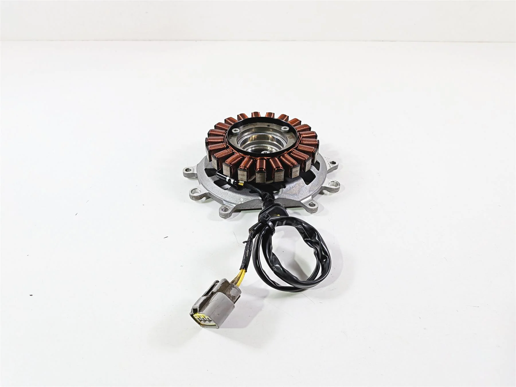 2019 BMW R1250GS K50 Stator Alternator Generator Magneto & Mount 12318406639 - Image 12
