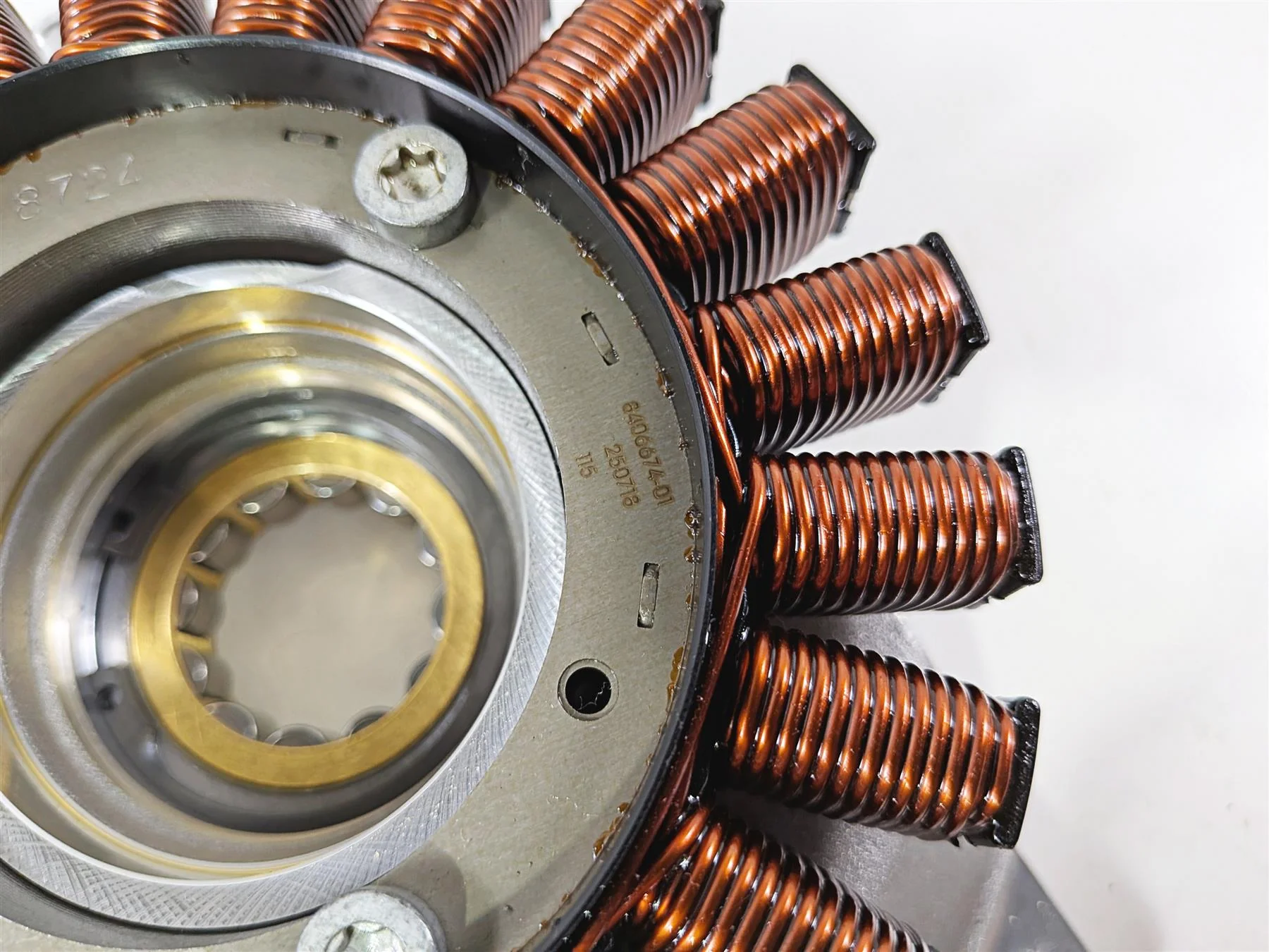 2019 BMW R1250GS K50 Stator Alternator Generator Magneto & Mount 12318406639 - Image 4