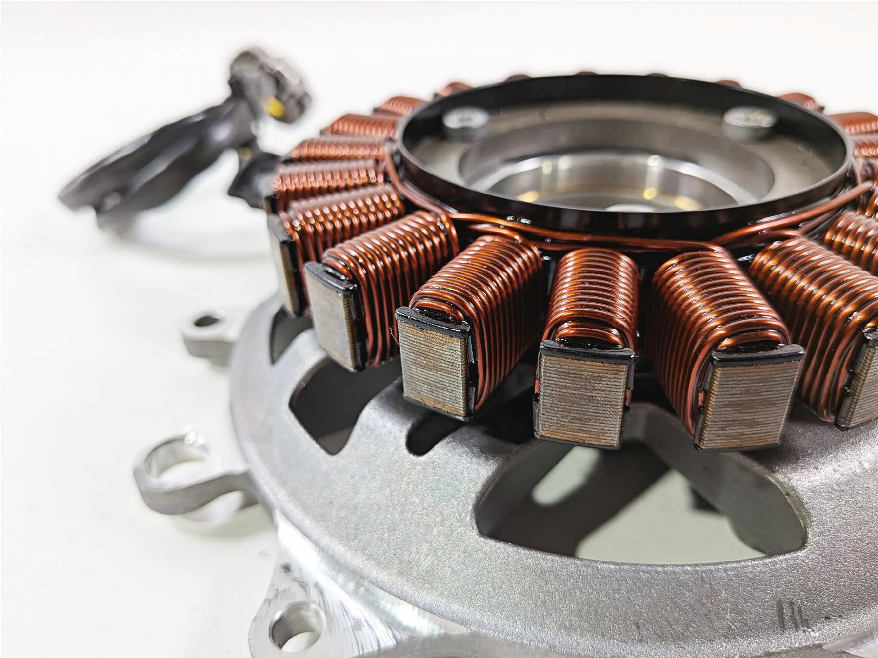2019 BMW R1250GS K50 Stator Alternator Generator Magneto & Mount 12318406639 - Image 5