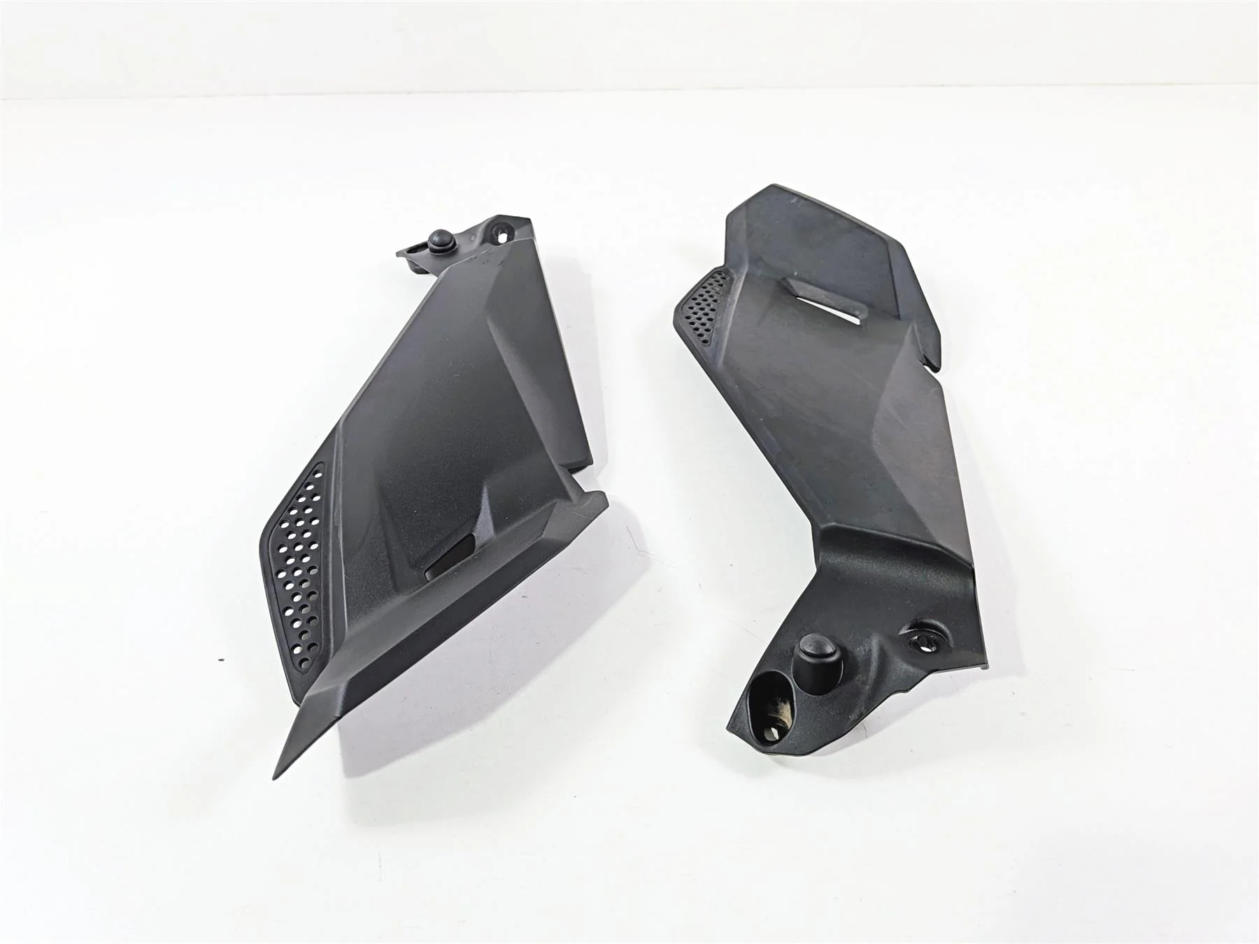 2019 BMW R1250GS K50 Under Tank Molded Leg Fairing Set 46638556637 46638556637 - Image 3