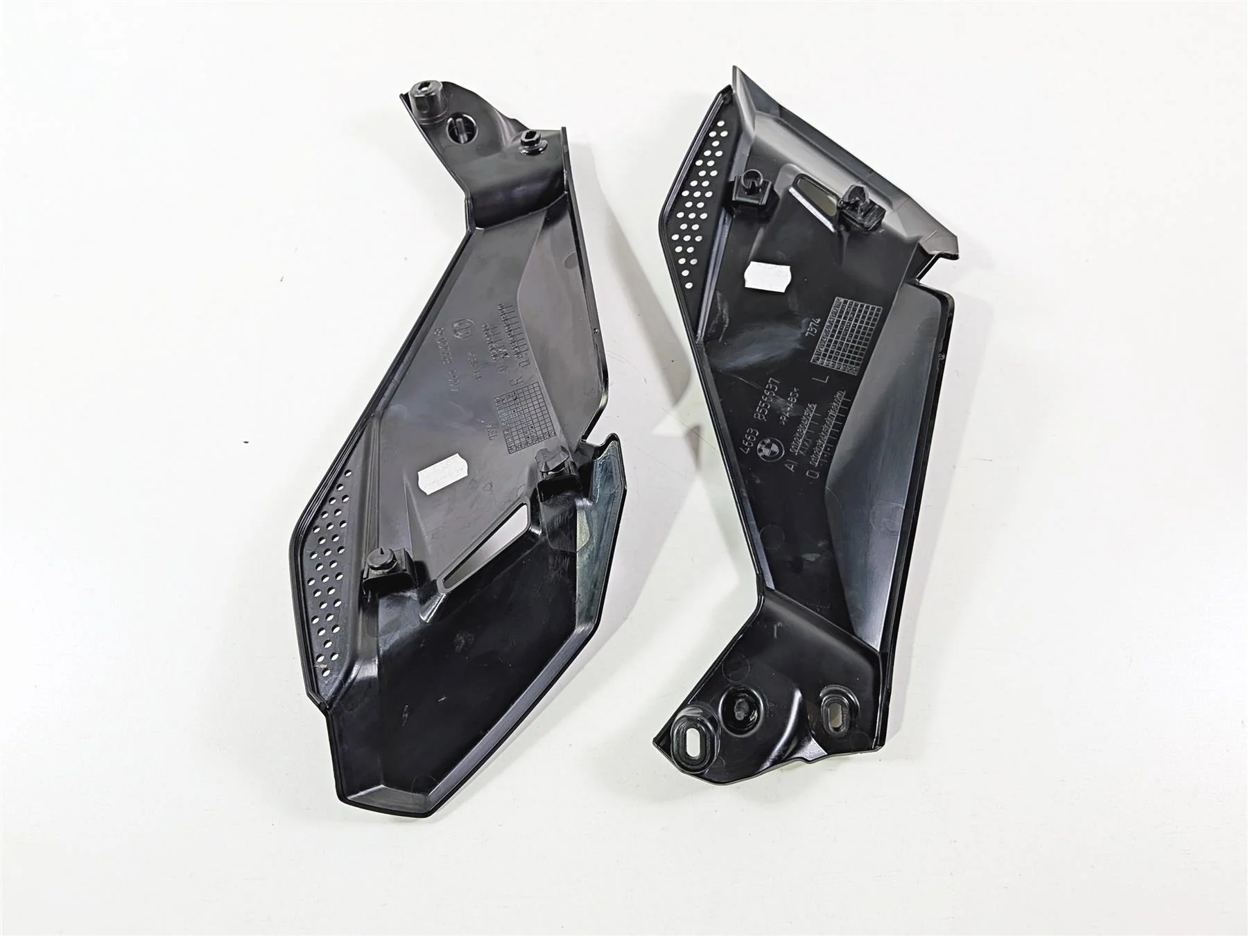 2019 BMW R1250GS K50 Under Tank Molded Leg Fairing Set 46638556637 46638556637 - Image 6