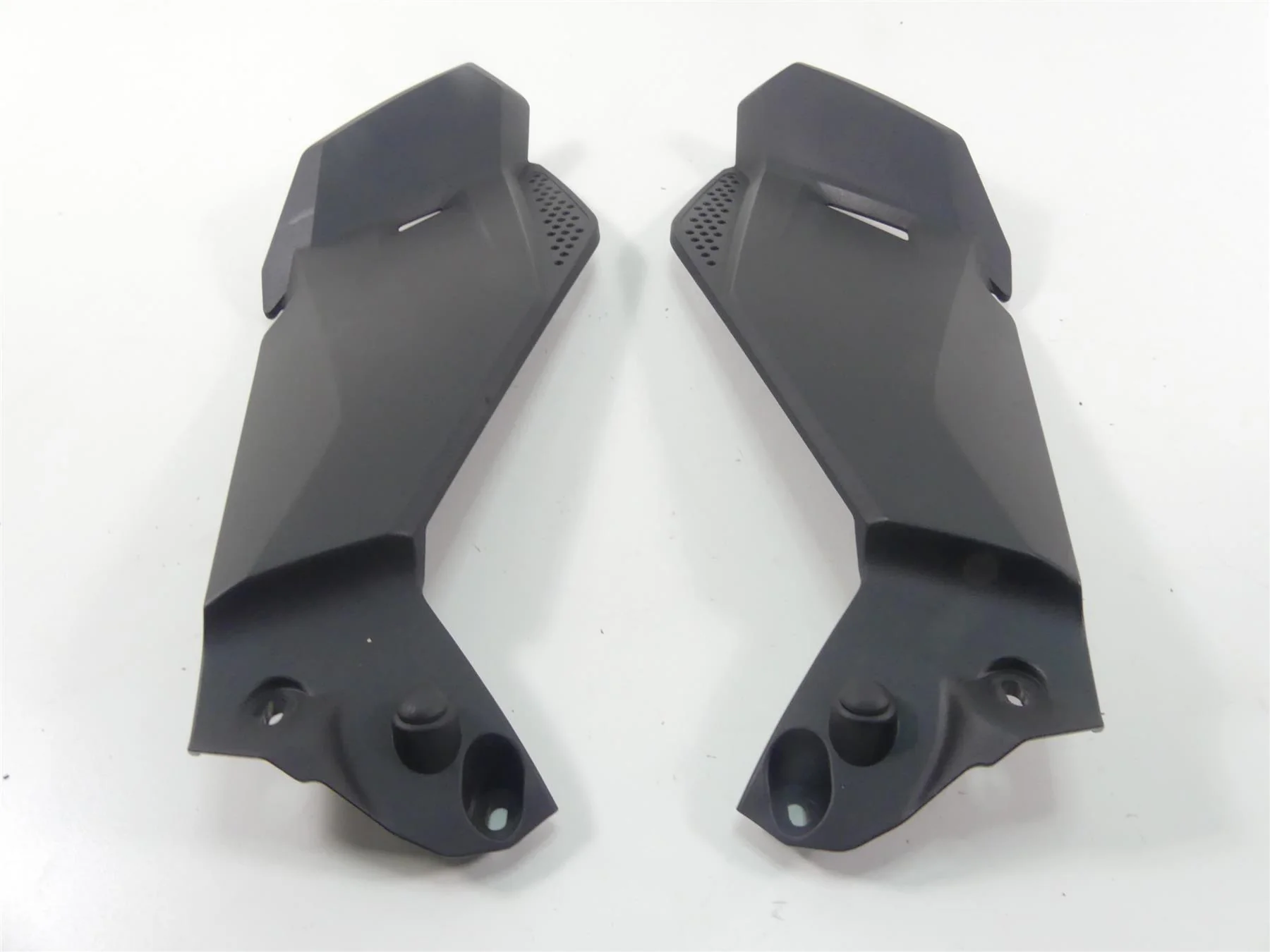 2019 BMW R1250GS K50 Under Tank Molded Leg Fairing Set 46638556637 46638556638 - Image 5