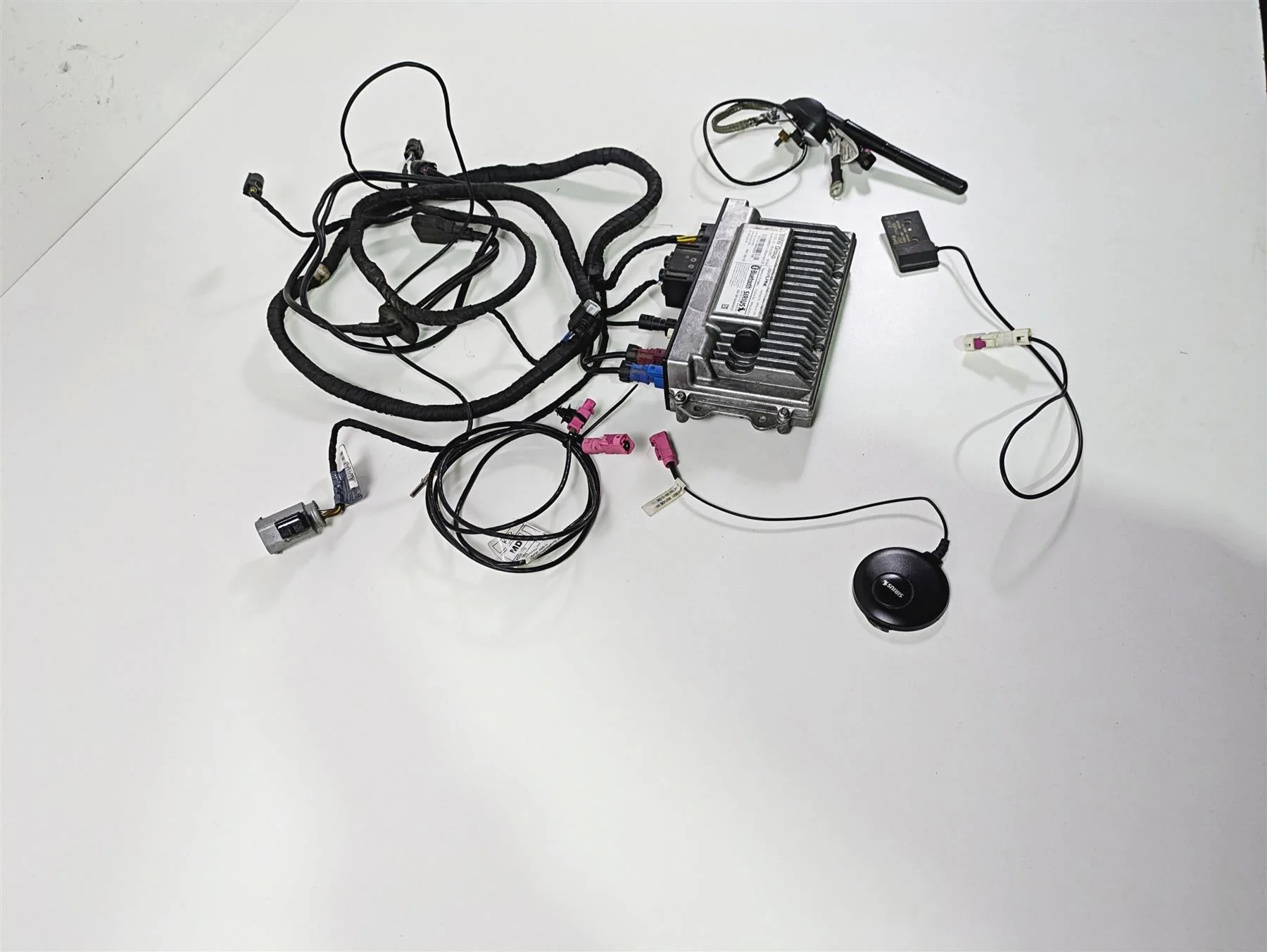 2019 BMW R1250RT K52 Bluetooth Radio + Wiring & Antennas Set 65128542065 - Image 2