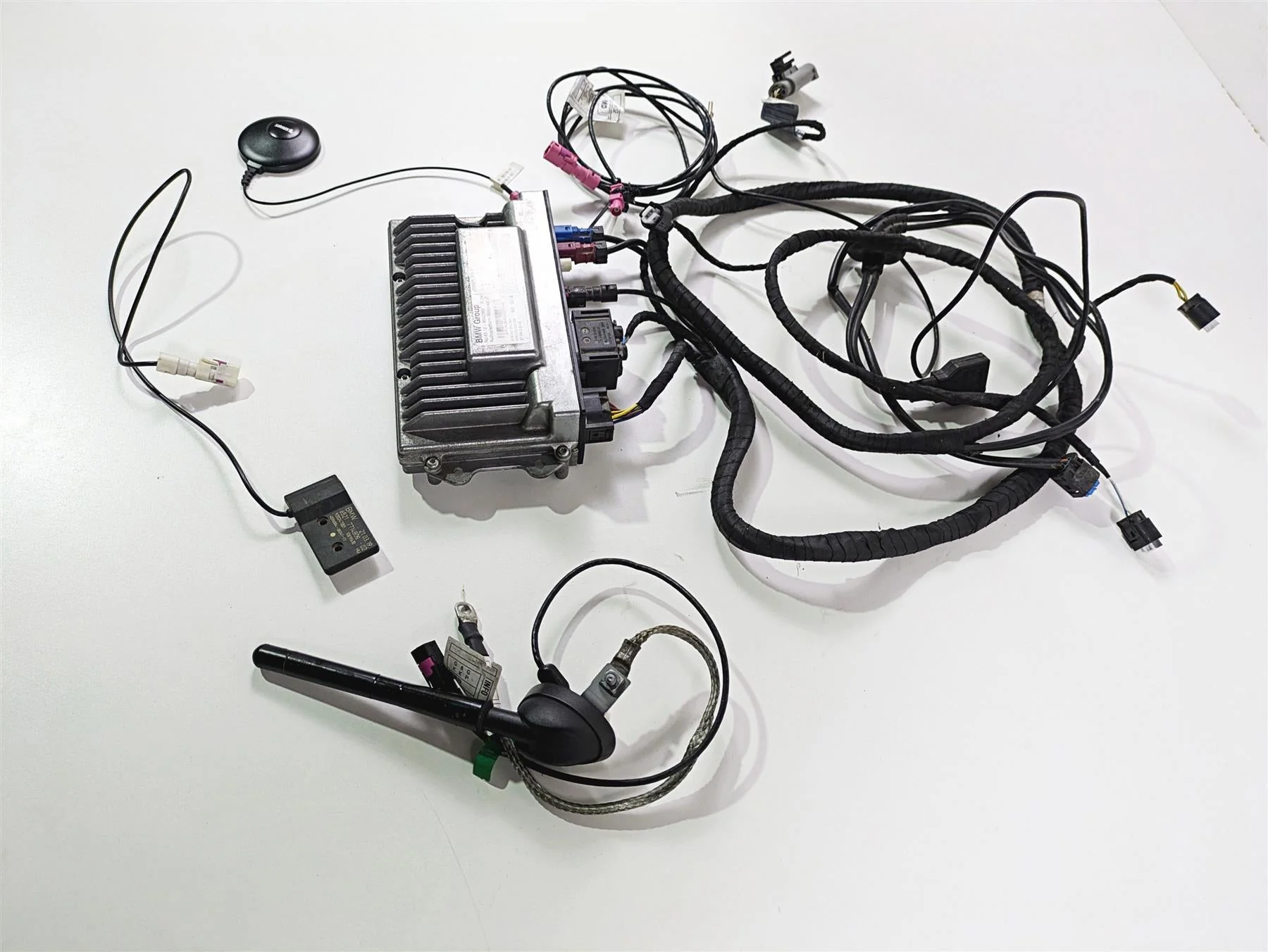 2019 BMW R1250RT K52 Bluetooth Radio + Wiring & Antennas Set 65128542065 - Image 3