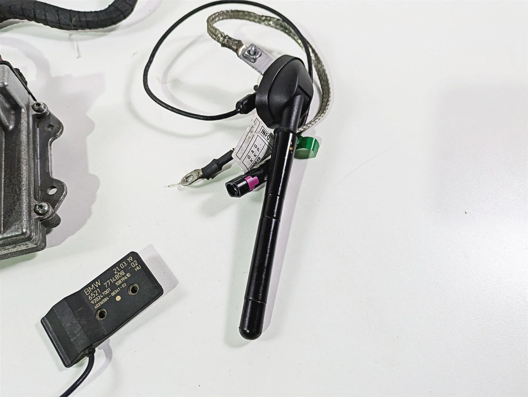 2019 BMW R1250RT K52 Bluetooth Radio + Wiring & Antennas Set 65128542065 - Image 7