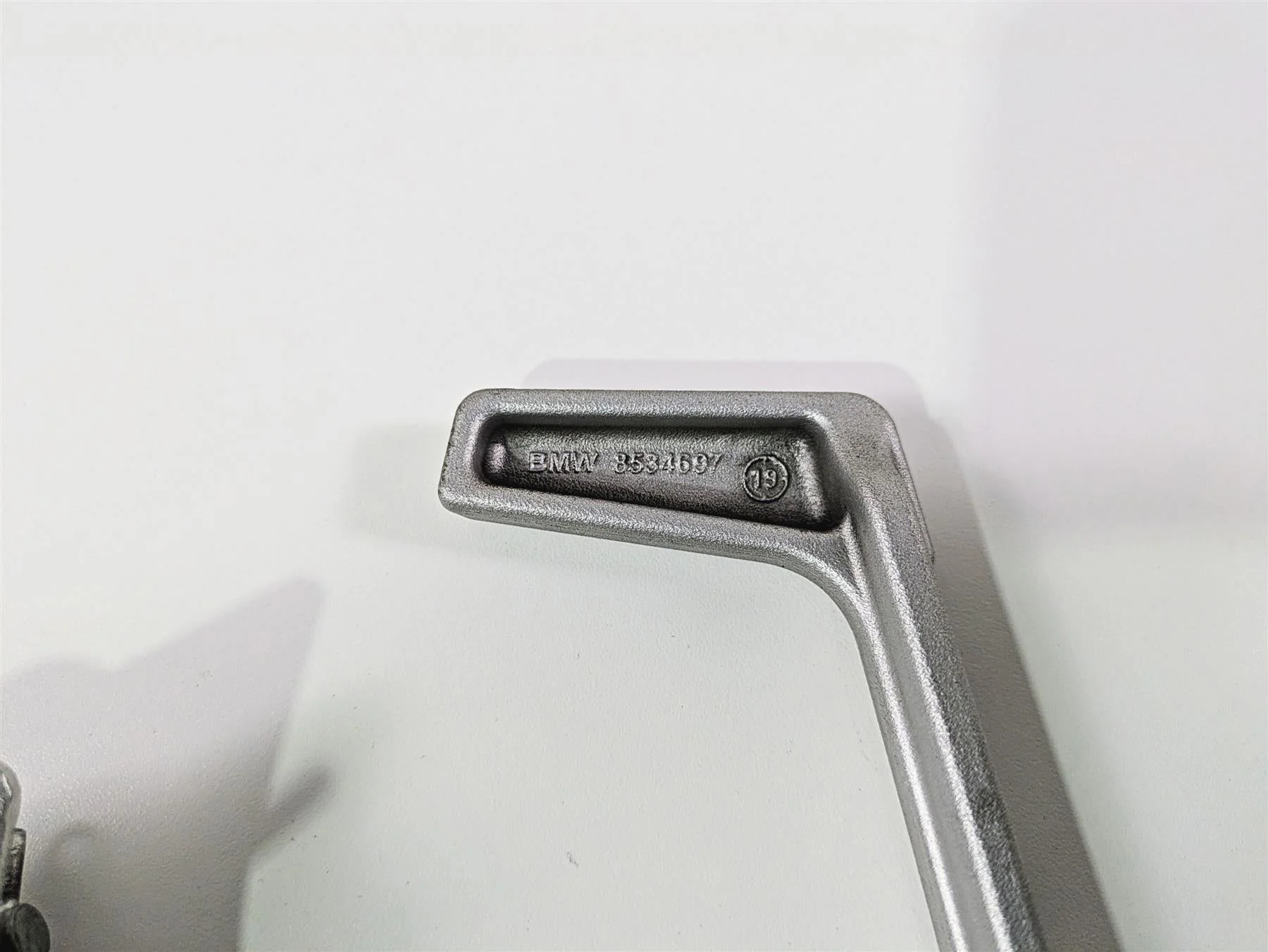 2019 BMW R1250RT K52 Brake Pedal + Footpeg Mount 35218534746 - Image 10