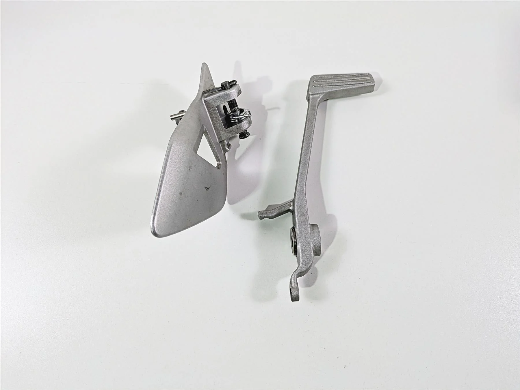 2019 BMW R1250RT K52 Brake Pedal + Footpeg Mount 35218534746 - Image 4