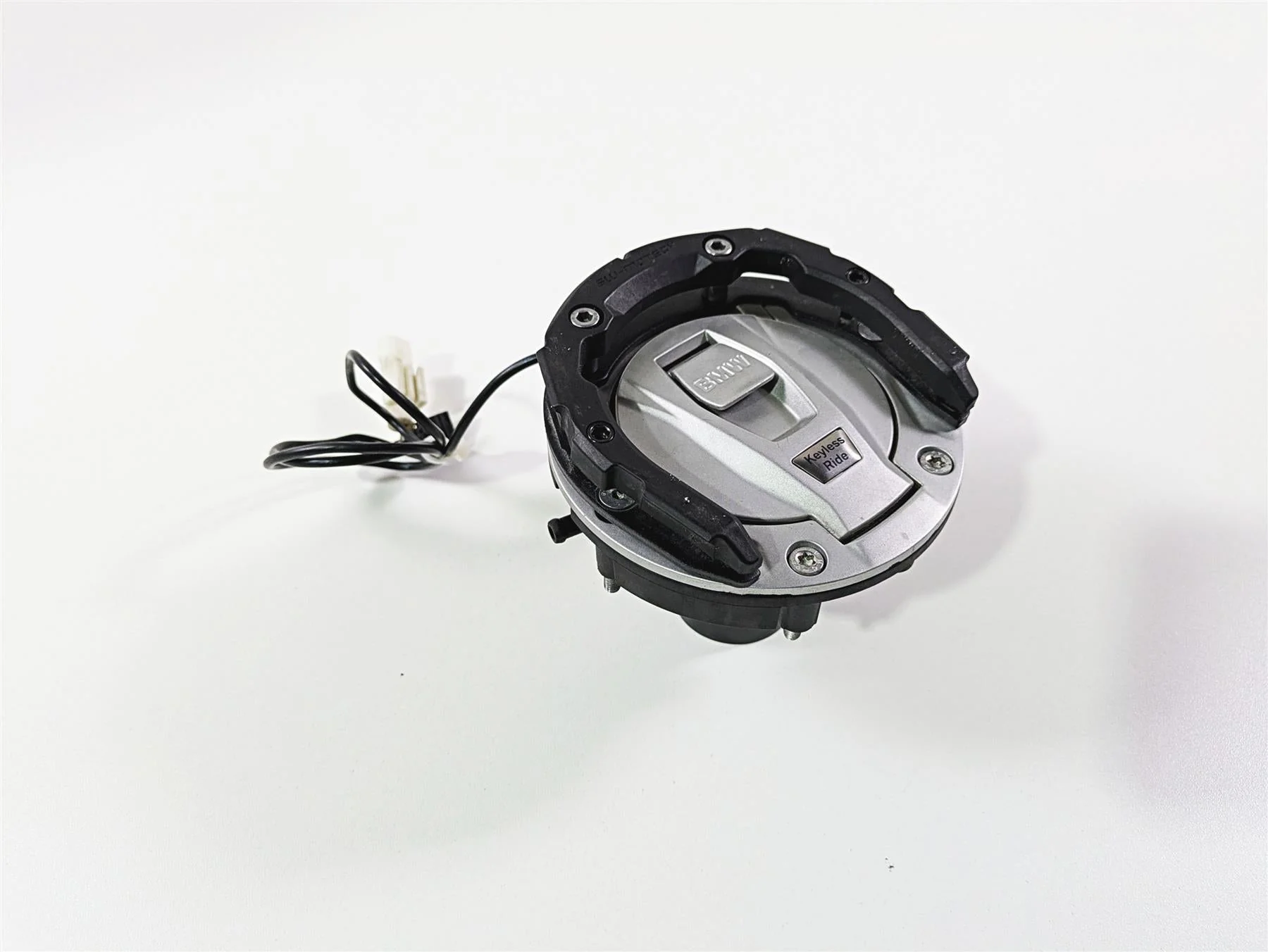 2019 BMW R1250RT K52 Keyless Ride Fuel Gas Tank Cap 16118552106 - Image 12