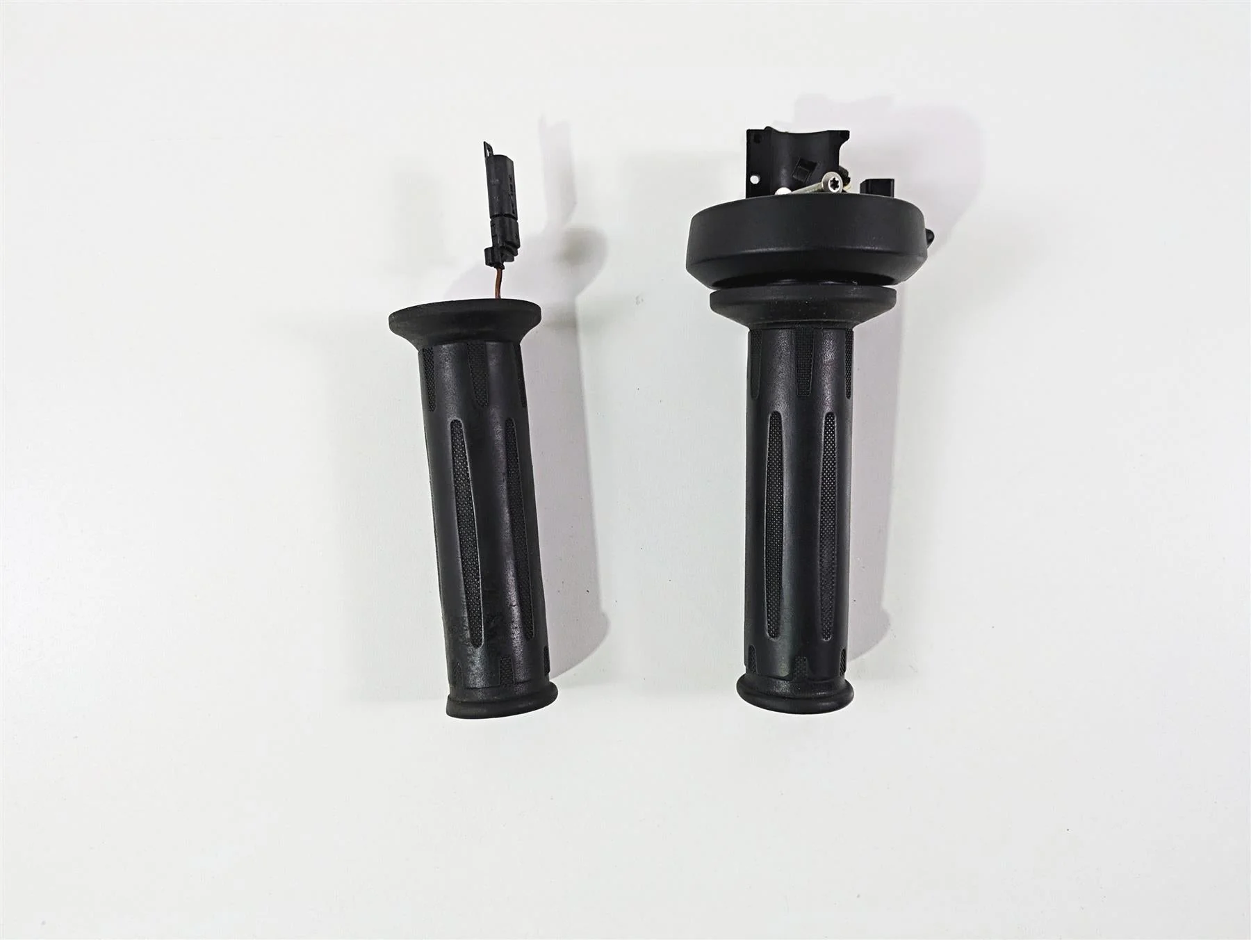 2019 BMW R1250RT K52 Left Right Heated Cruise Hand Grip Set 61318552124 - Image 3