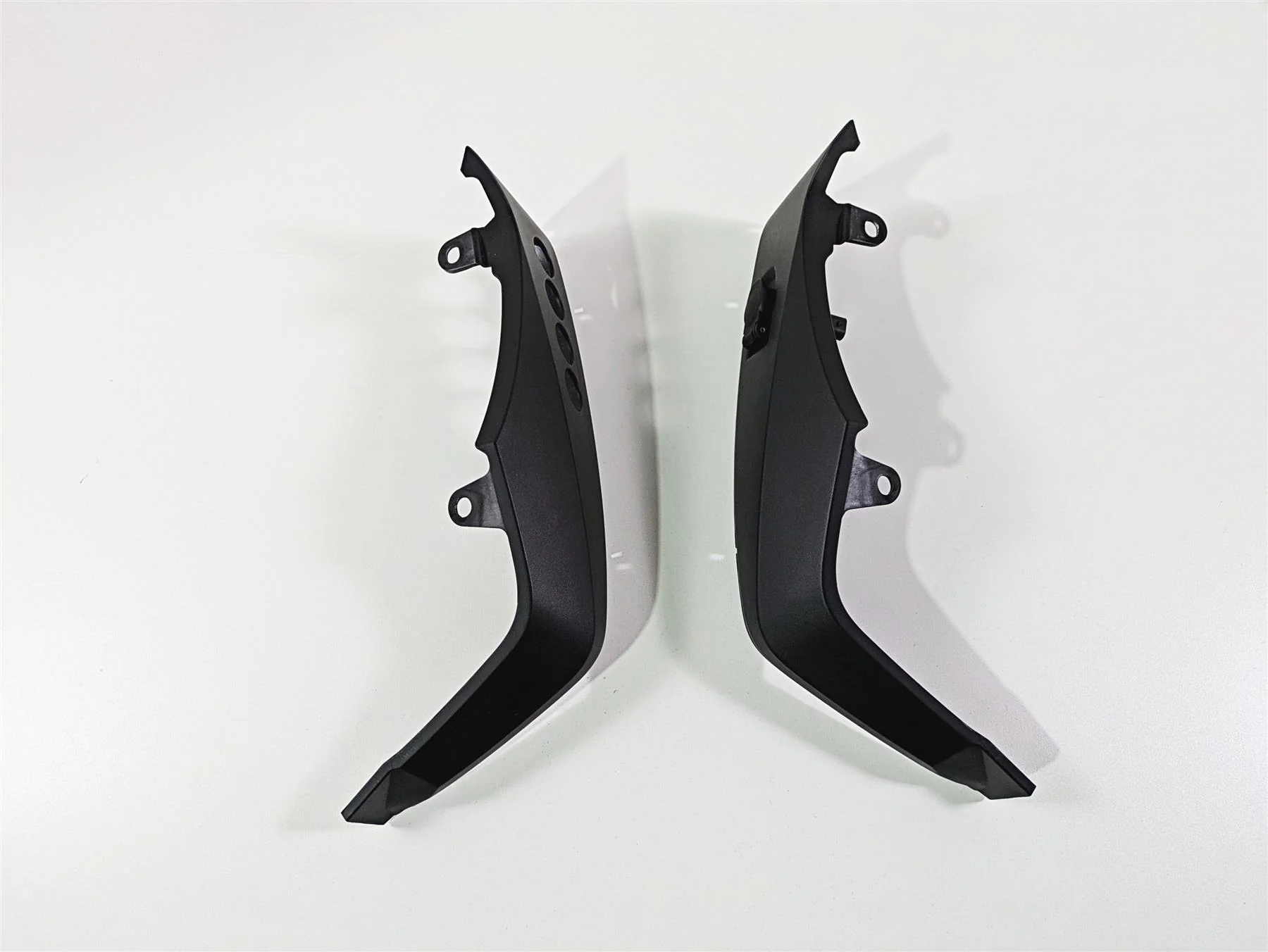 2019 BMW R1250RT K52 Left Right Infill Cover Fairing Set 46638566226 46638566225 - Image 3