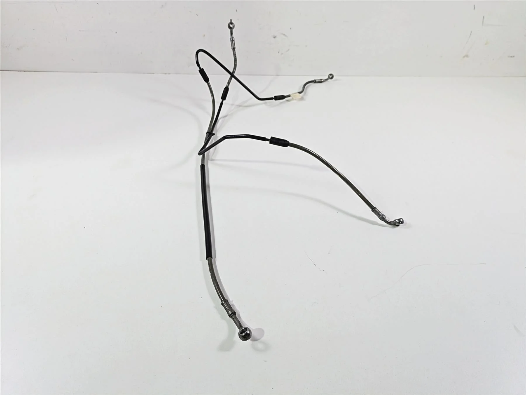 2019 BMW R1250RT K52 Rear Abs Brake Line Set 34328541830 - Image 2