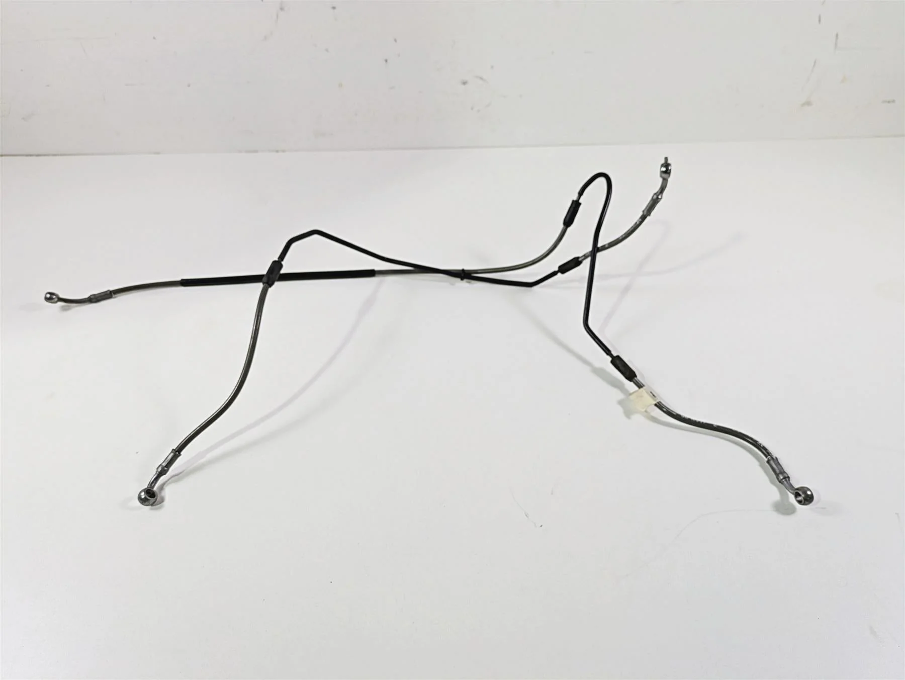 2019 BMW R1250RT K52 Rear Abs Brake Line Set 34328541830 - Image 3