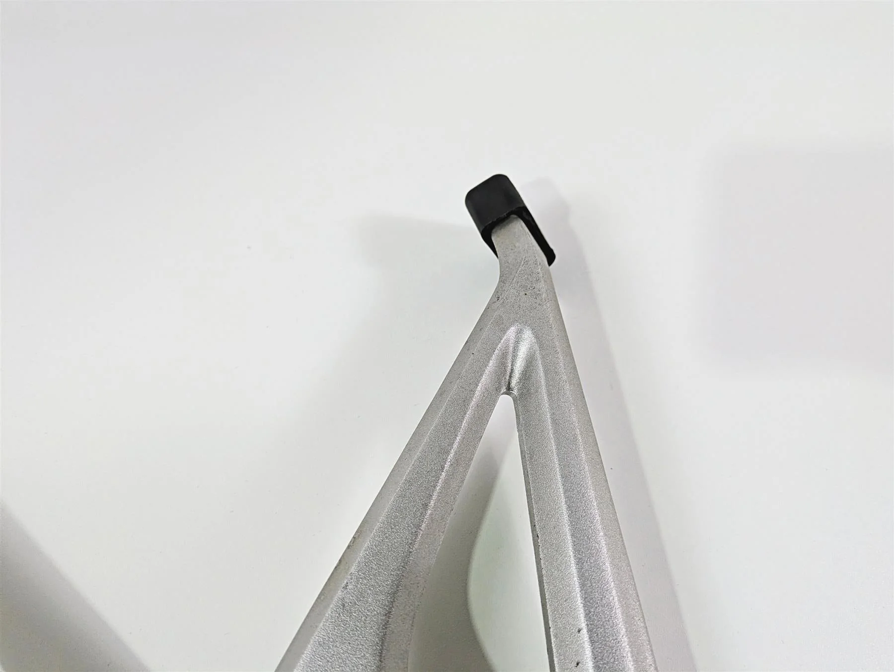 2019 BMW R1250RT K52 Rear Passenger Footpeg Set 46718534789 46718534790 - Image 8