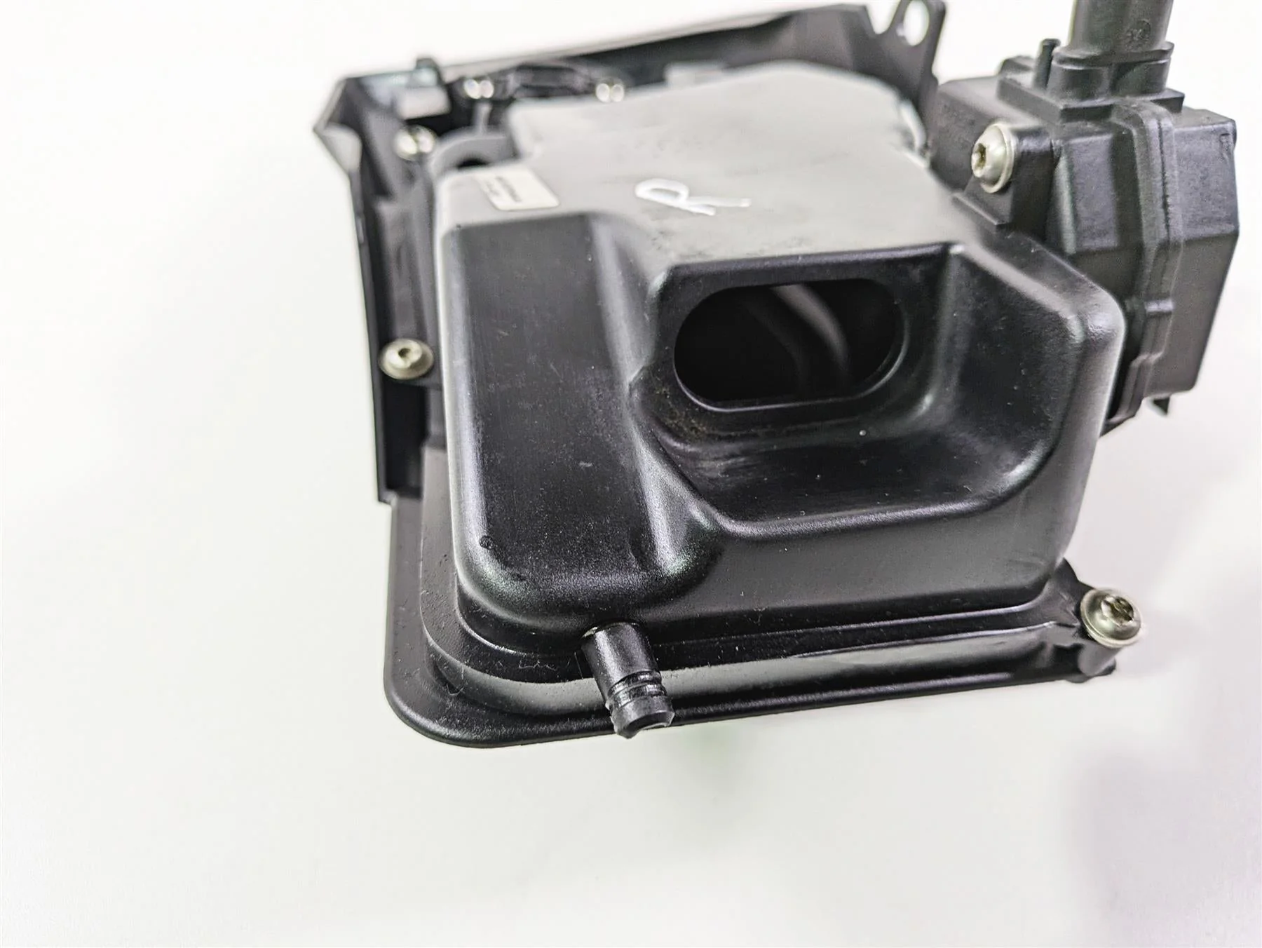 2019 BMW R1250RT K52 Right Storage Compartment Box 46638544958 - Image 10