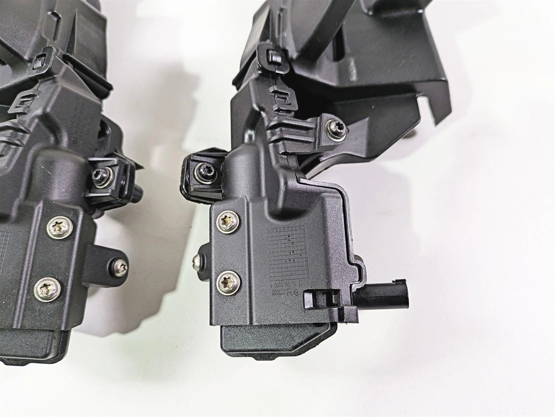 2019 BMW R1250RT K52 Saddlebag Mount Holder Set 46547728665 46547728666 - Image 5