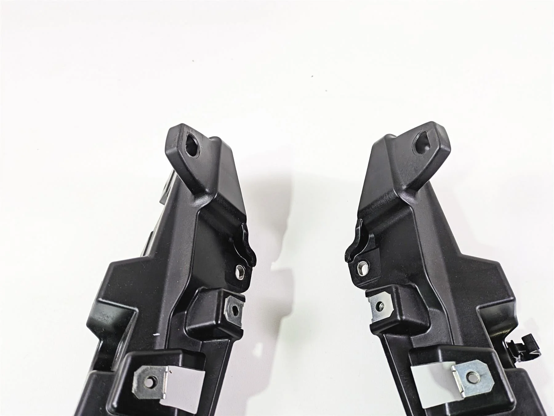 2019 BMW R1250RT K52 Saddlebag Mount Holder Set 46547728665 46547728666 - Image 7
