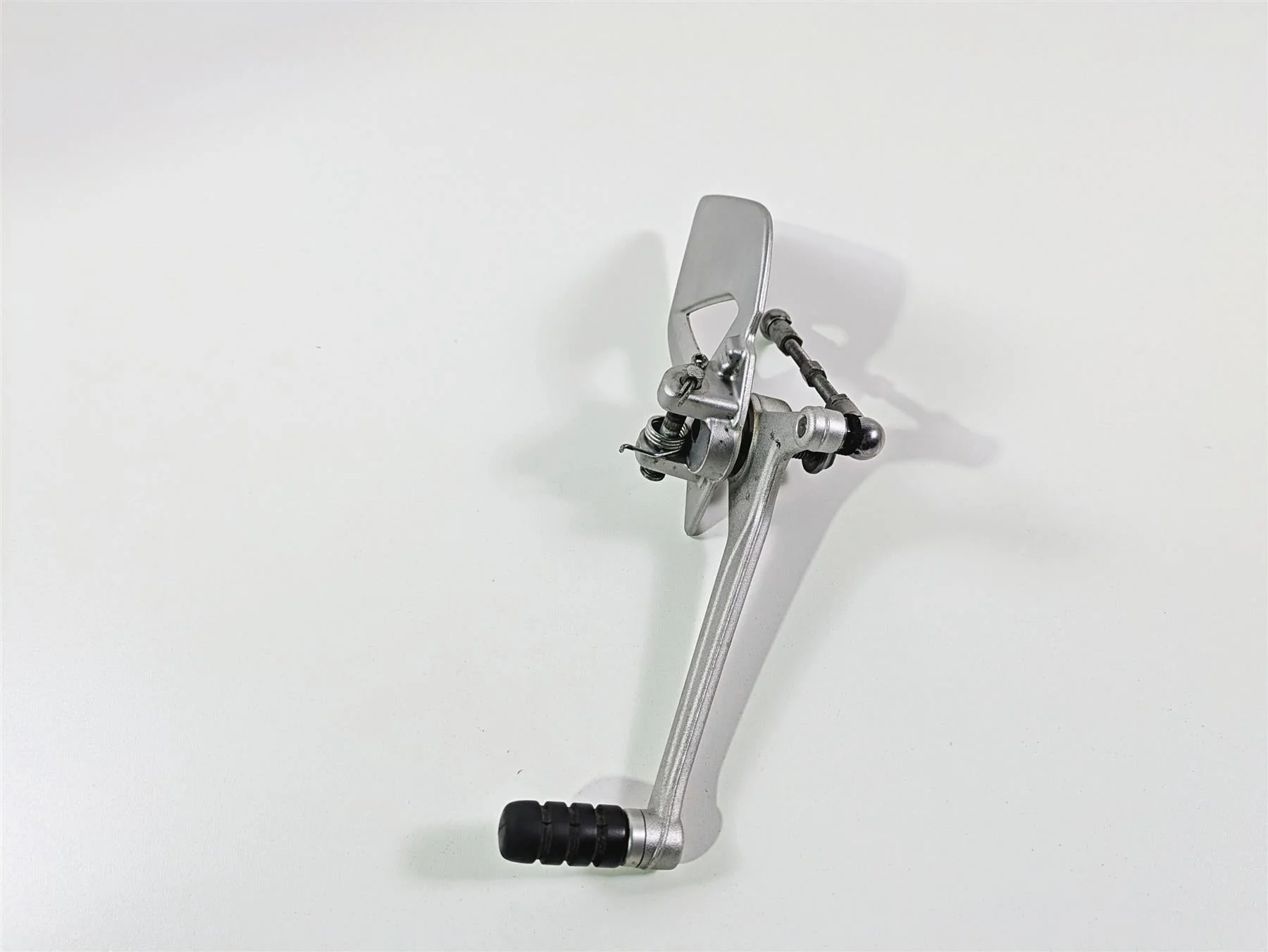 2019 BMW R1250RT K52 Shifter + Footpeg Mount 46718560382 35218534746 - Image 3