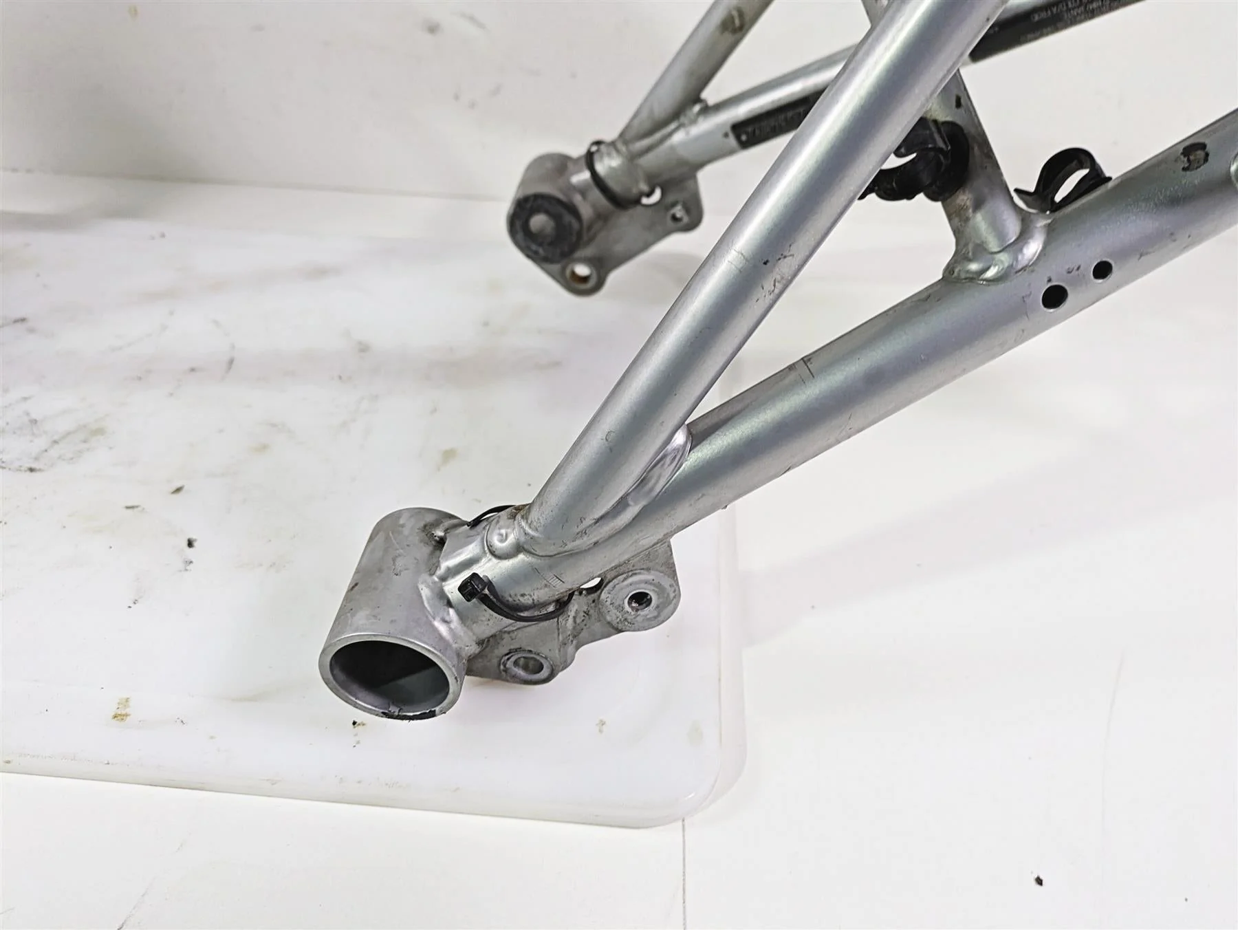 2019 BMW R1250RT K52 Straight Frame Chassis With Salvage Florida Title 46518101229 - Image 4