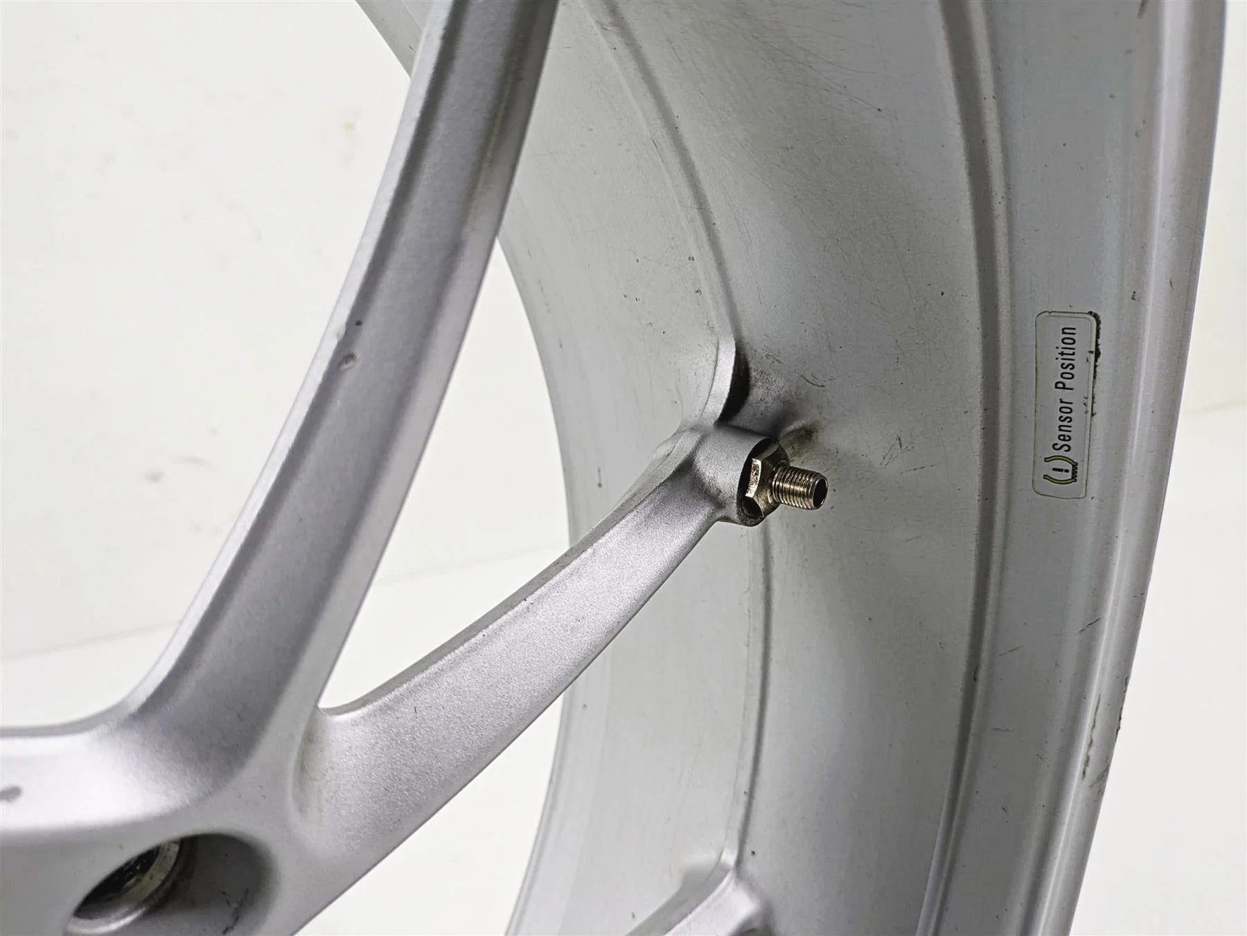2019 BMW R1250RT K52 Straight Rear Wheel Rim Silver 17x5.5 36317727235 - Image 6