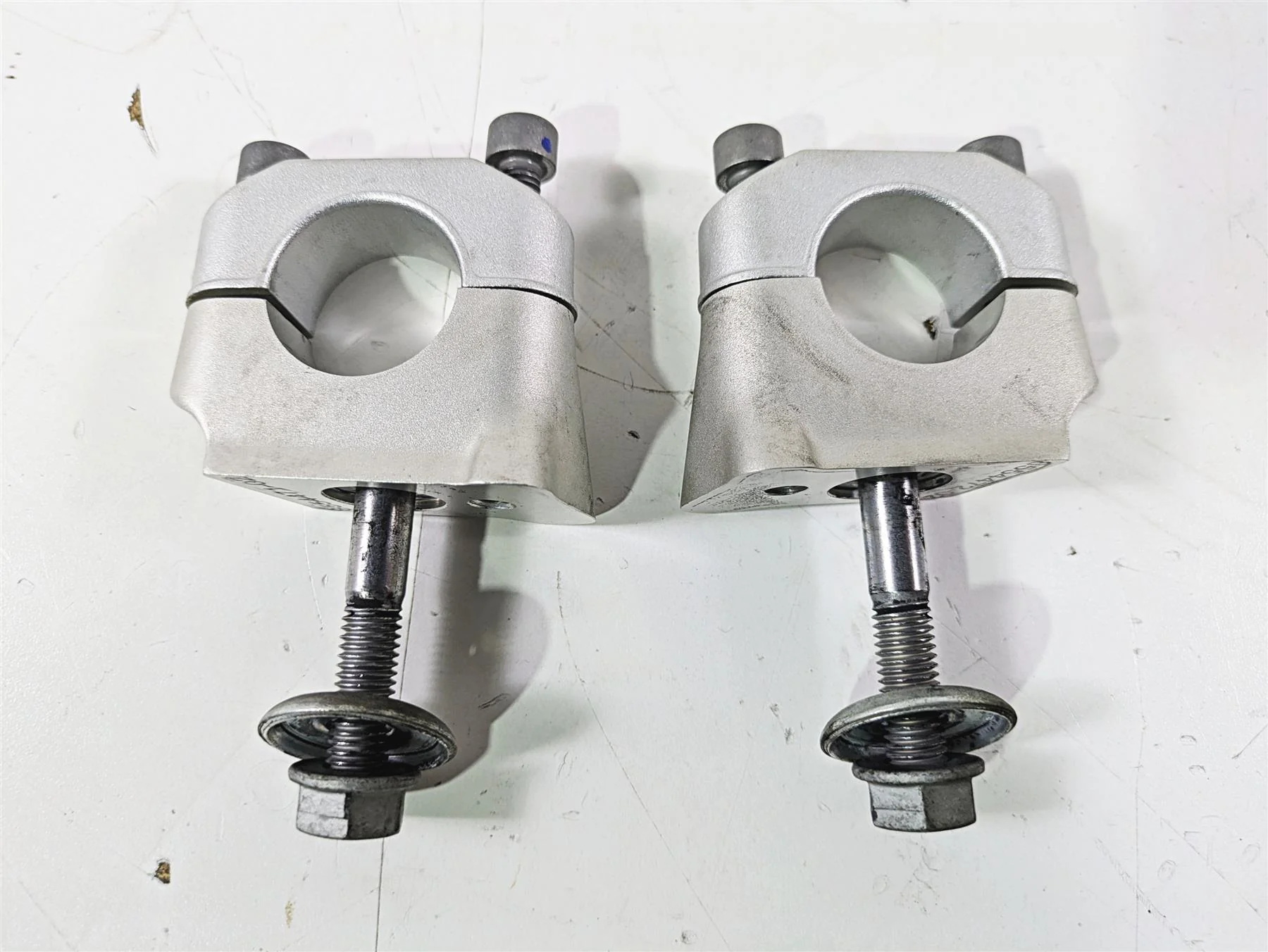 2019 BMW S1000XR K49 Handlebar Risers Holder Set 31428554471 31428554472