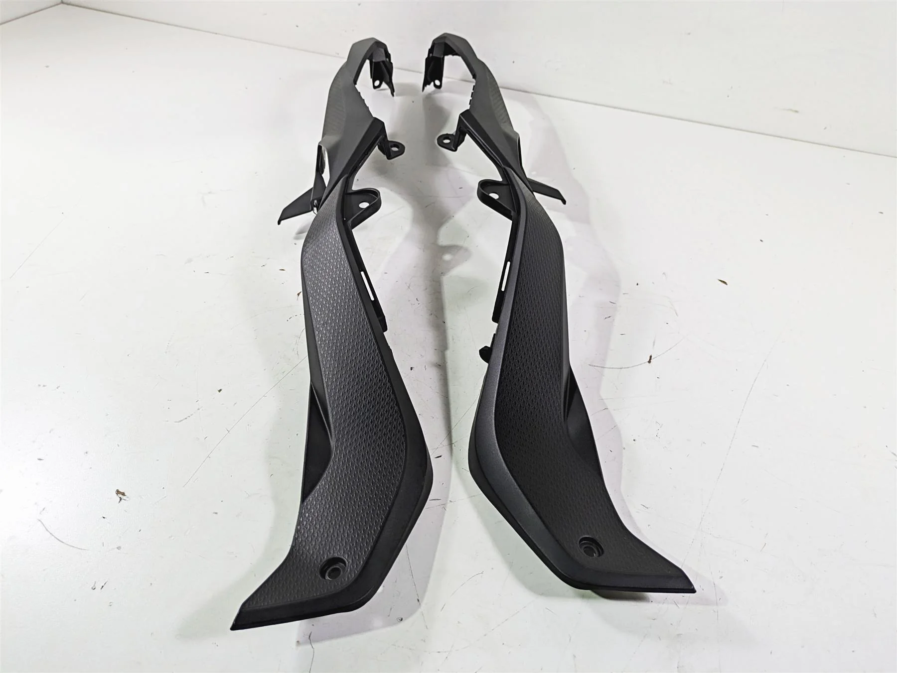 2019 BMW S1000XR K49 Left Right Tail Under Seat Fairing Cover Set 46627717028 - Image 9