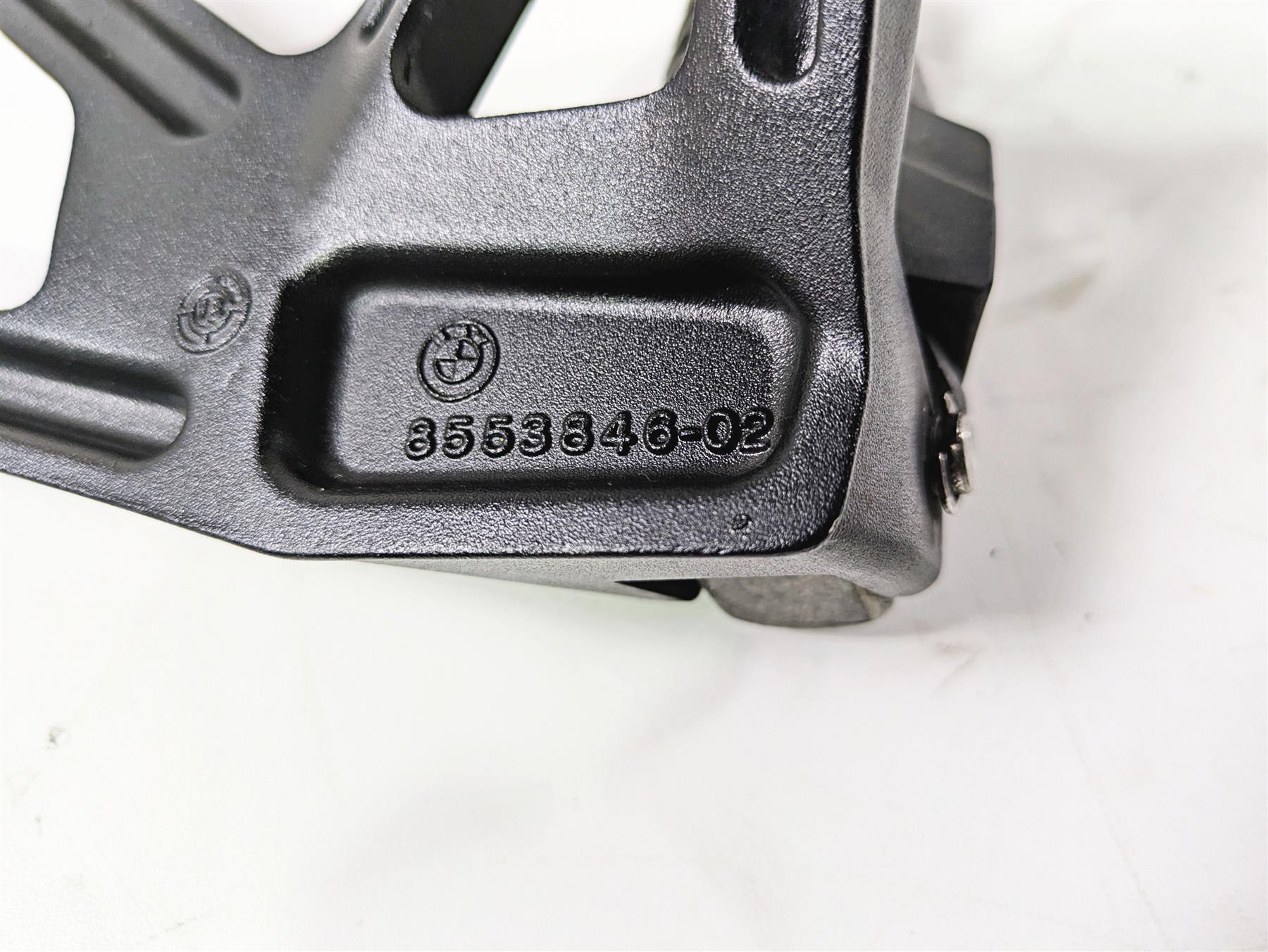 2019 BMW S1000XR K49 Rear Passenger Footpeg Set - Read 46718553845 46718553846 - Image 9