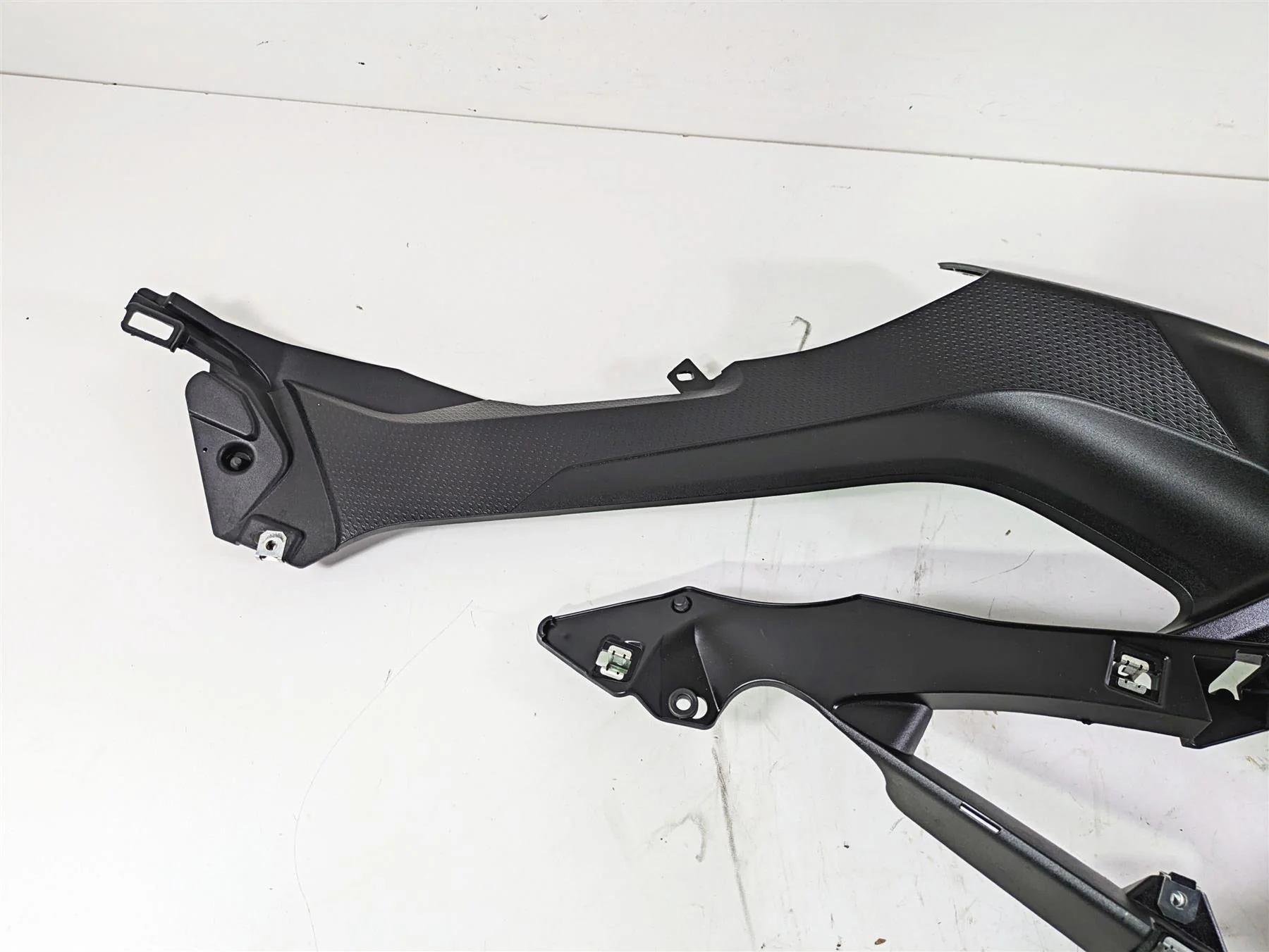 2019 BMW S1000XR K49 Right Main Fairing Cover Set  46638549032 46637717170 - Image 11