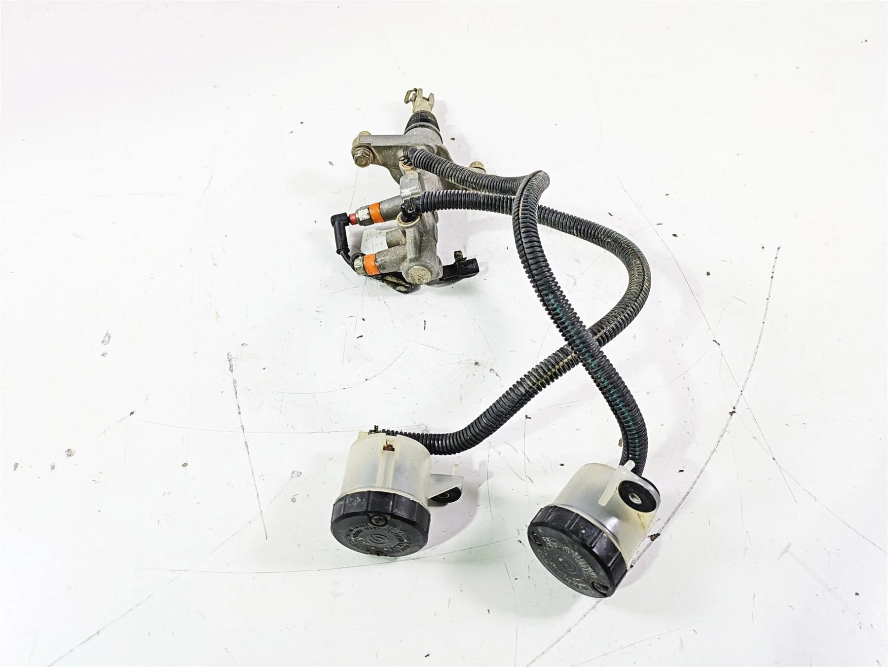 2019 Can Am Maverick X3 XRS Turbo R Brembo Brake Master Cylinder 705601549 - Image 4