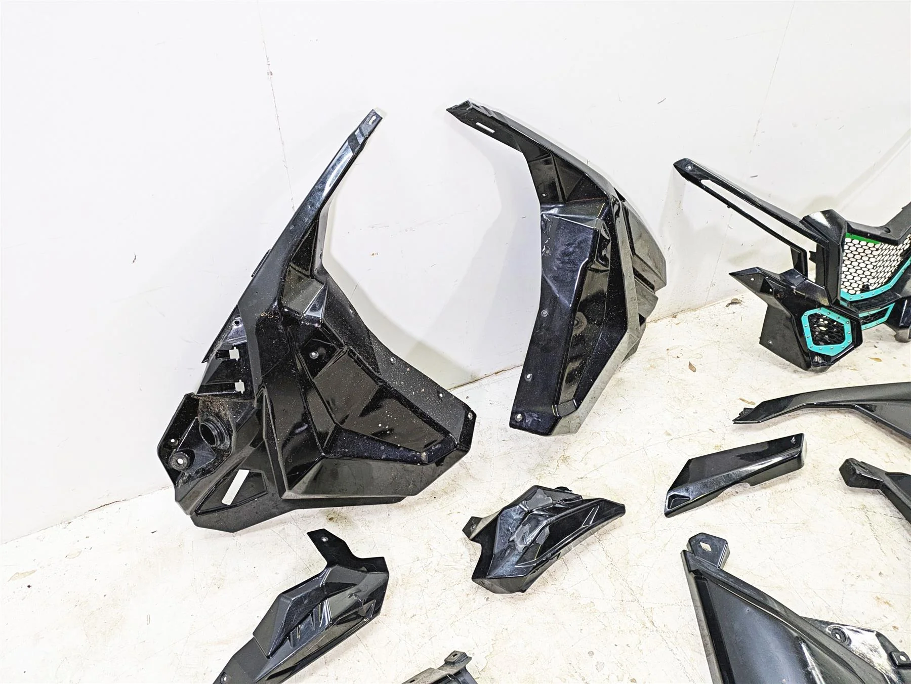 2019 Can Am Maverick X3 XRS Turbo R Hood Fender Cover Fairing Cowl Set - Read - Image 2