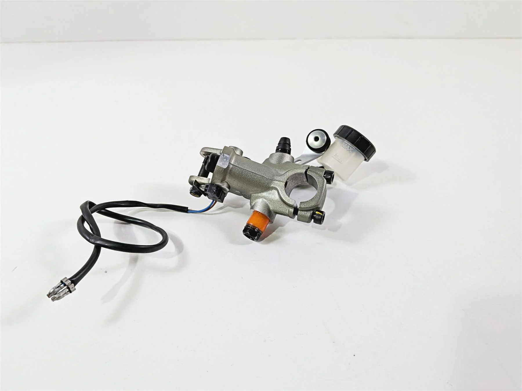 2019 Ducati 959 Panigale Brembo Radial Clutch Master Cylinder 63040603B - Image 4