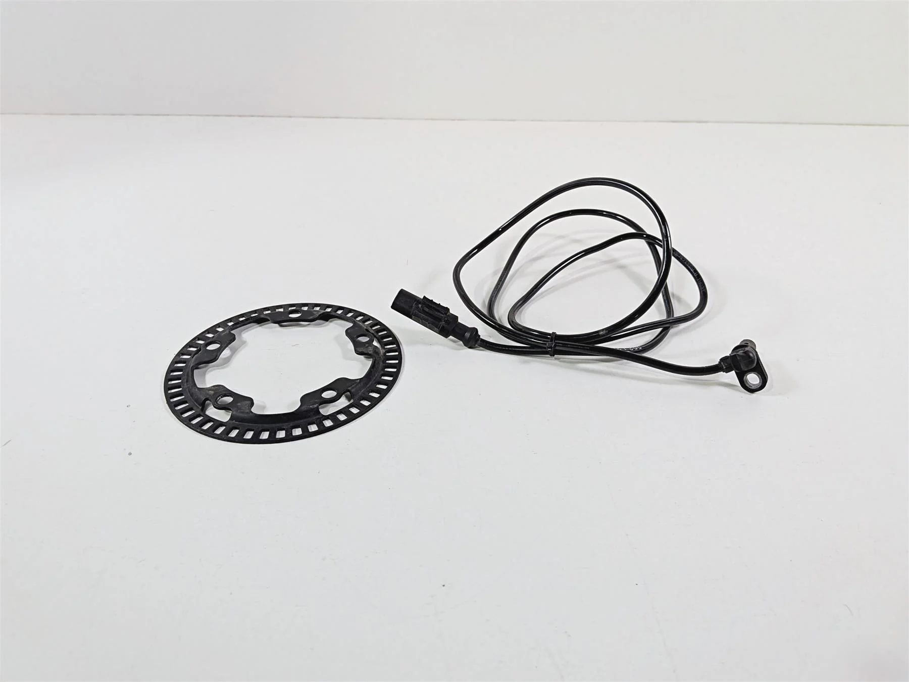 2019 Ducati 959 Panigale Front Abs Brake Wheel Speed Sensor 55212111B - Image 2