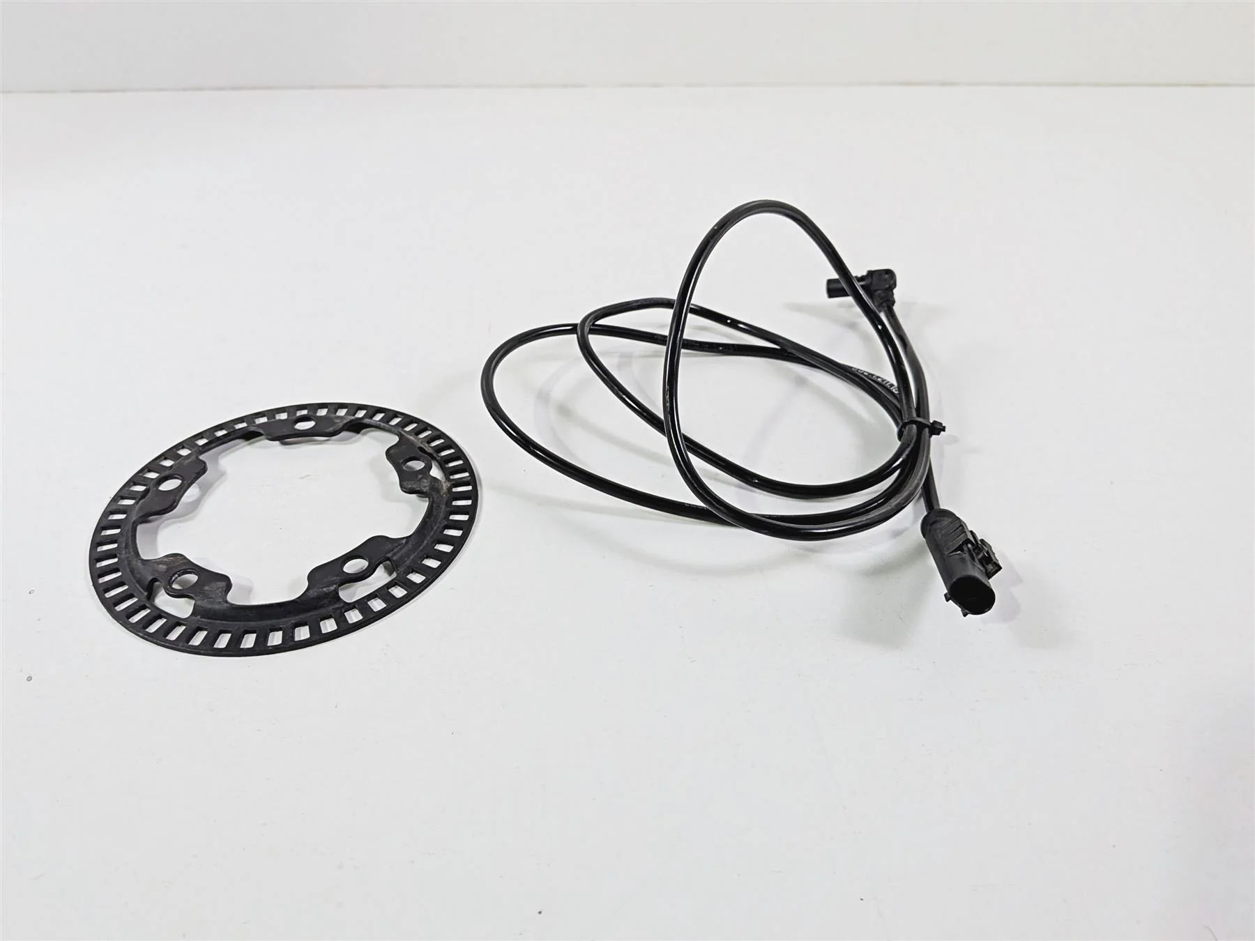2019 Ducati 959 Panigale Front Abs Brake Wheel Speed Sensor 55212111B - Image 3