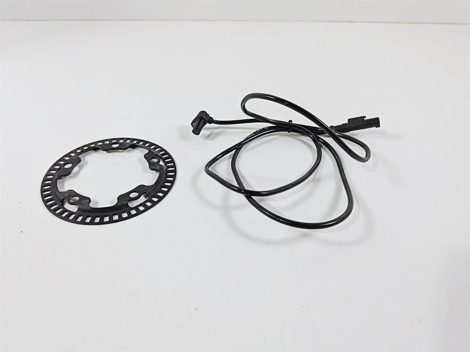 2019 Ducati 959 Panigale Front Abs Brake Wheel Speed Sensor 55212111B - Image 4
