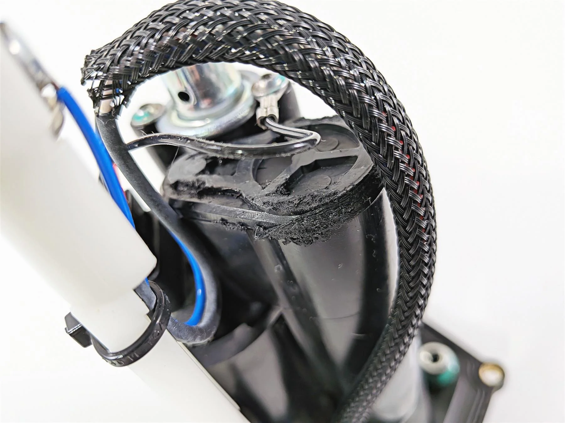 2019 Ducati 959 Panigale Fuel Gas Petrol Pump - Tested - Read 16024272A - Image 7