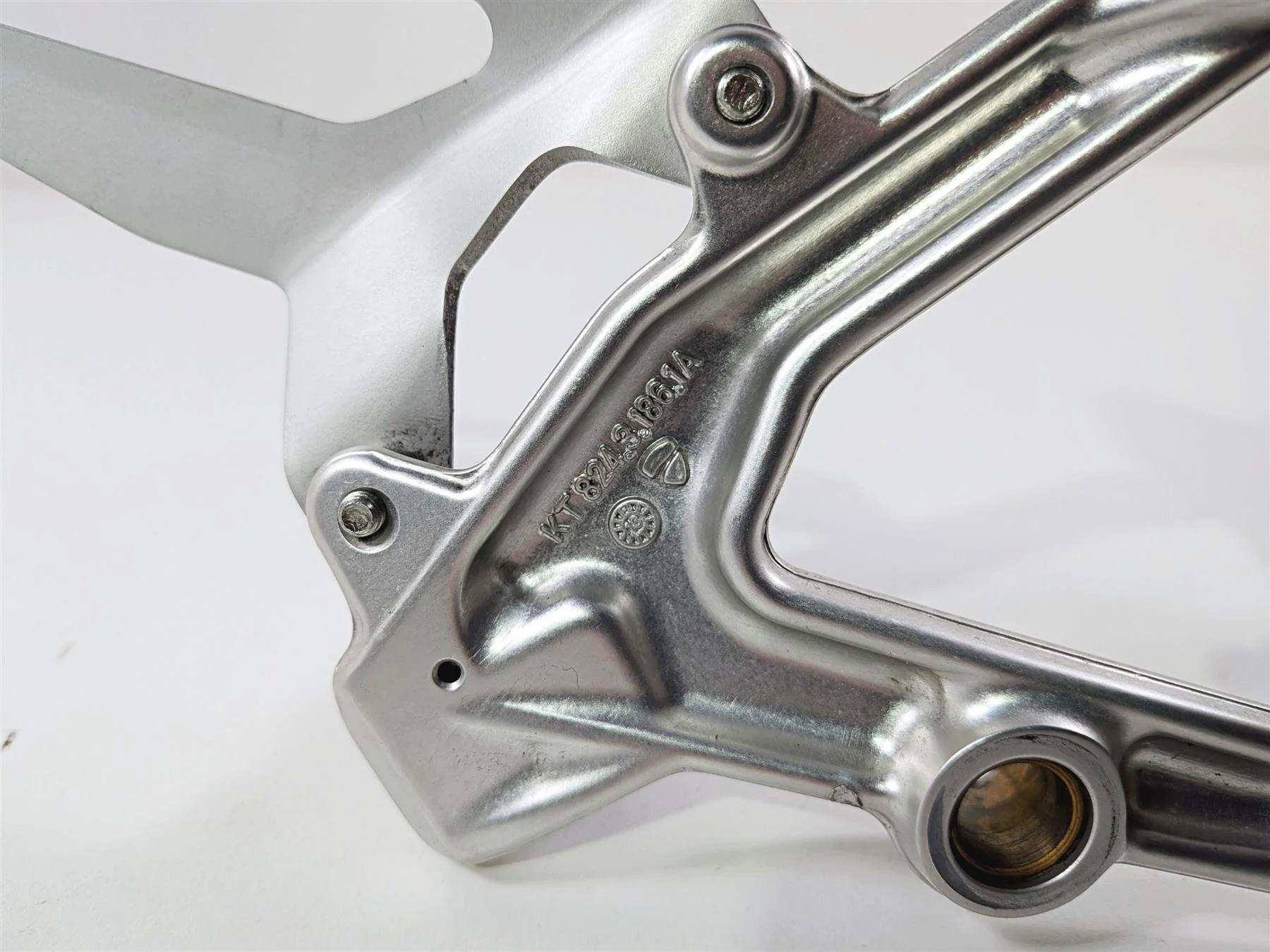2019 Ducati 959 Panigale Left Frame Mount & Footpeg Set 8291E061AA 82424631AA - Image 7