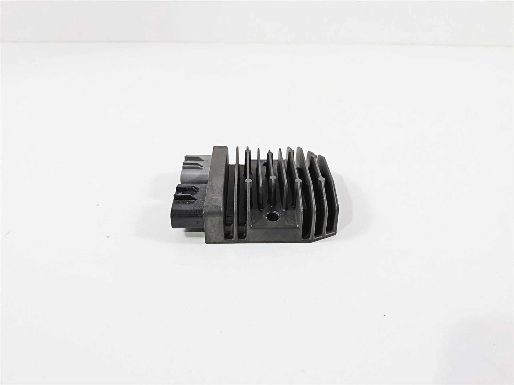 2019 Ducati 959 Panigale Rectifier Voltage Regulator FH020AA 54040301B - Image 3