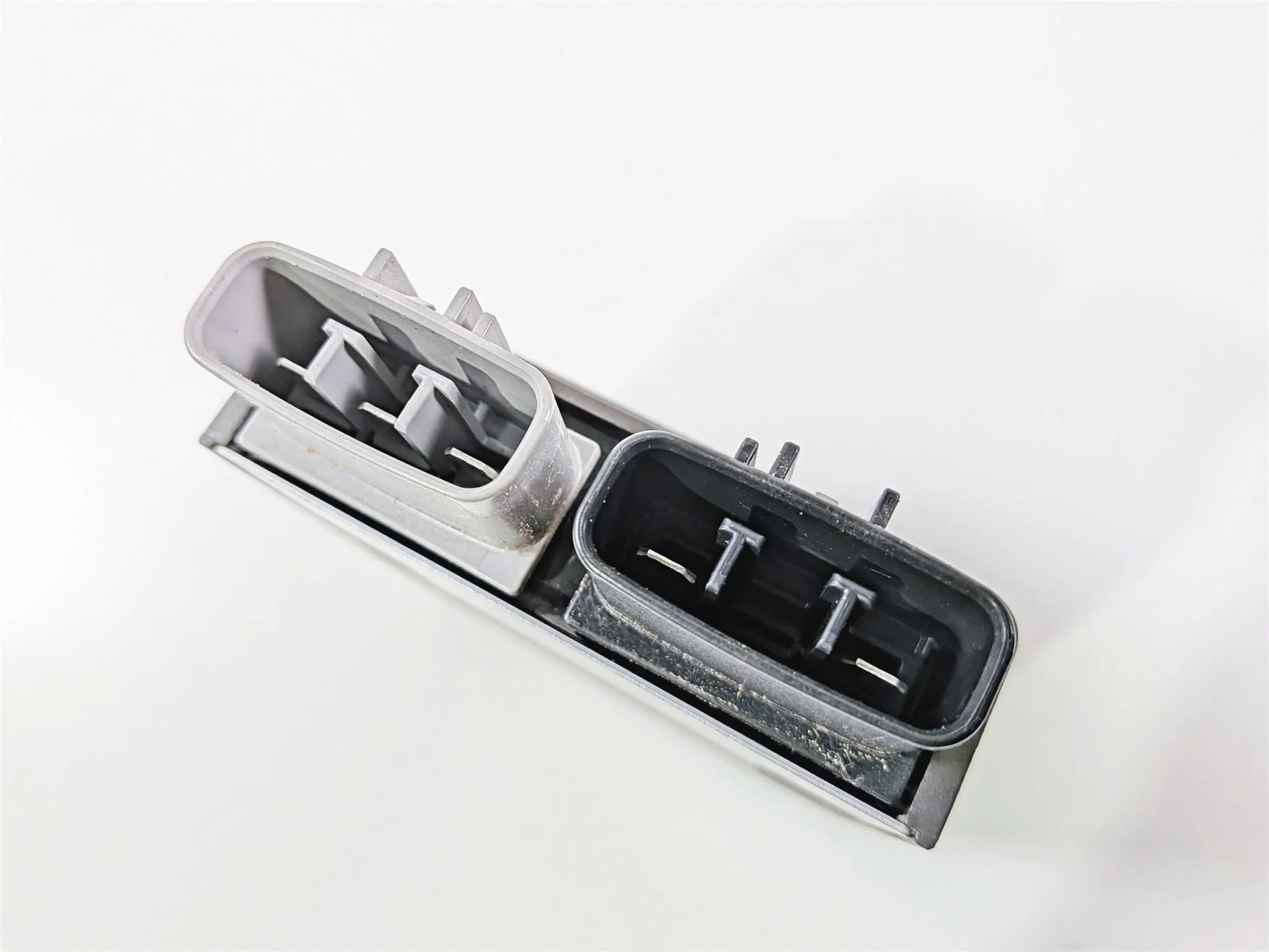 2019 Ducati 959 Panigale Rectifier Voltage Regulator FH020AA 54040301B - Image 7