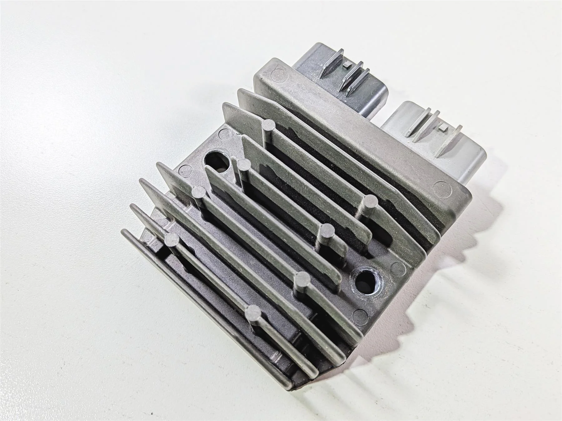 2019 Ducati 959 Panigale Rectifier Voltage Regulator FH020AA 54040301B - Image 9