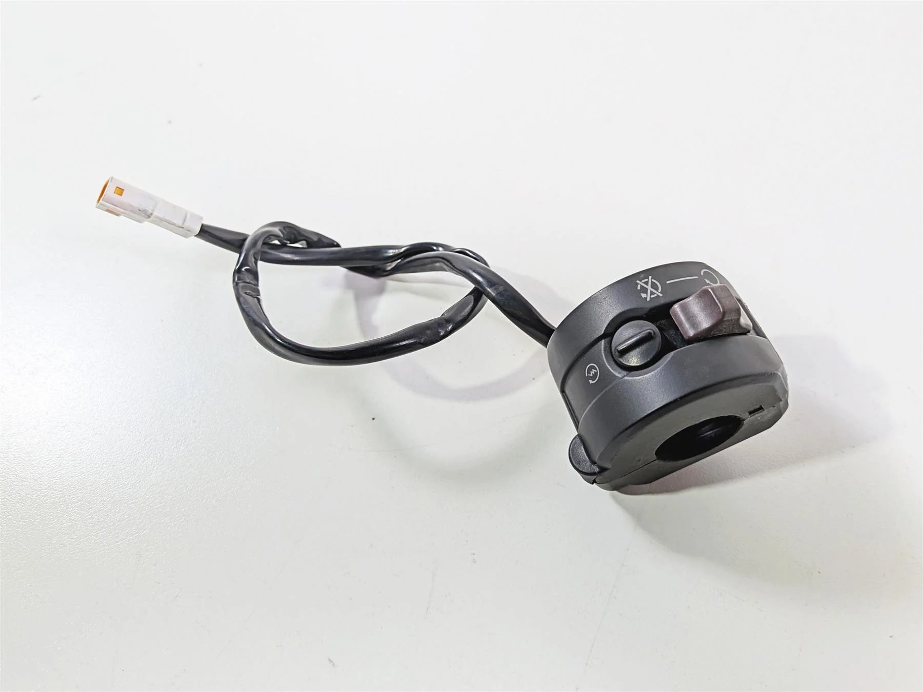 2019 Ducati 959 Panigale Right Hand Start Stop Control Switch - Read 65010094I - Image 12