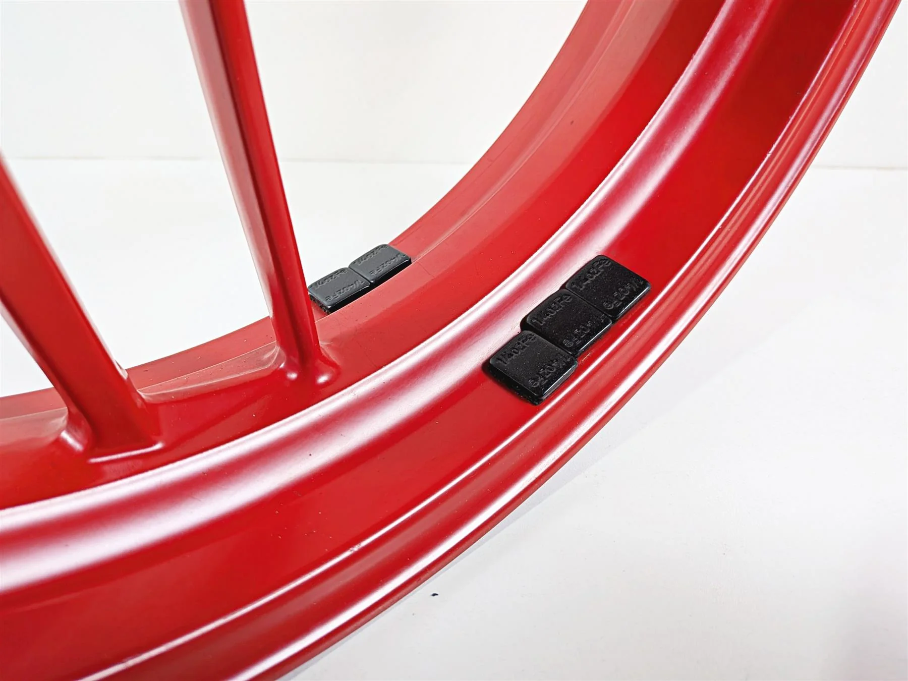 2019 Ducati 959 Panigale Straight 17x3.5 Front Wheel Red Rim 50121542AA - Image 8