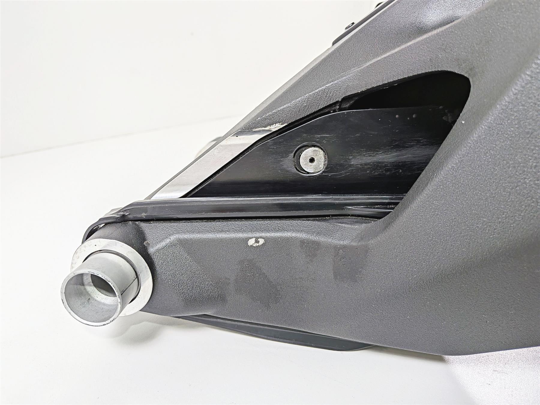 2019 Ducati 959 Panigale Straight Rear Swingarm & Axle Set 37011364BA - Image 12