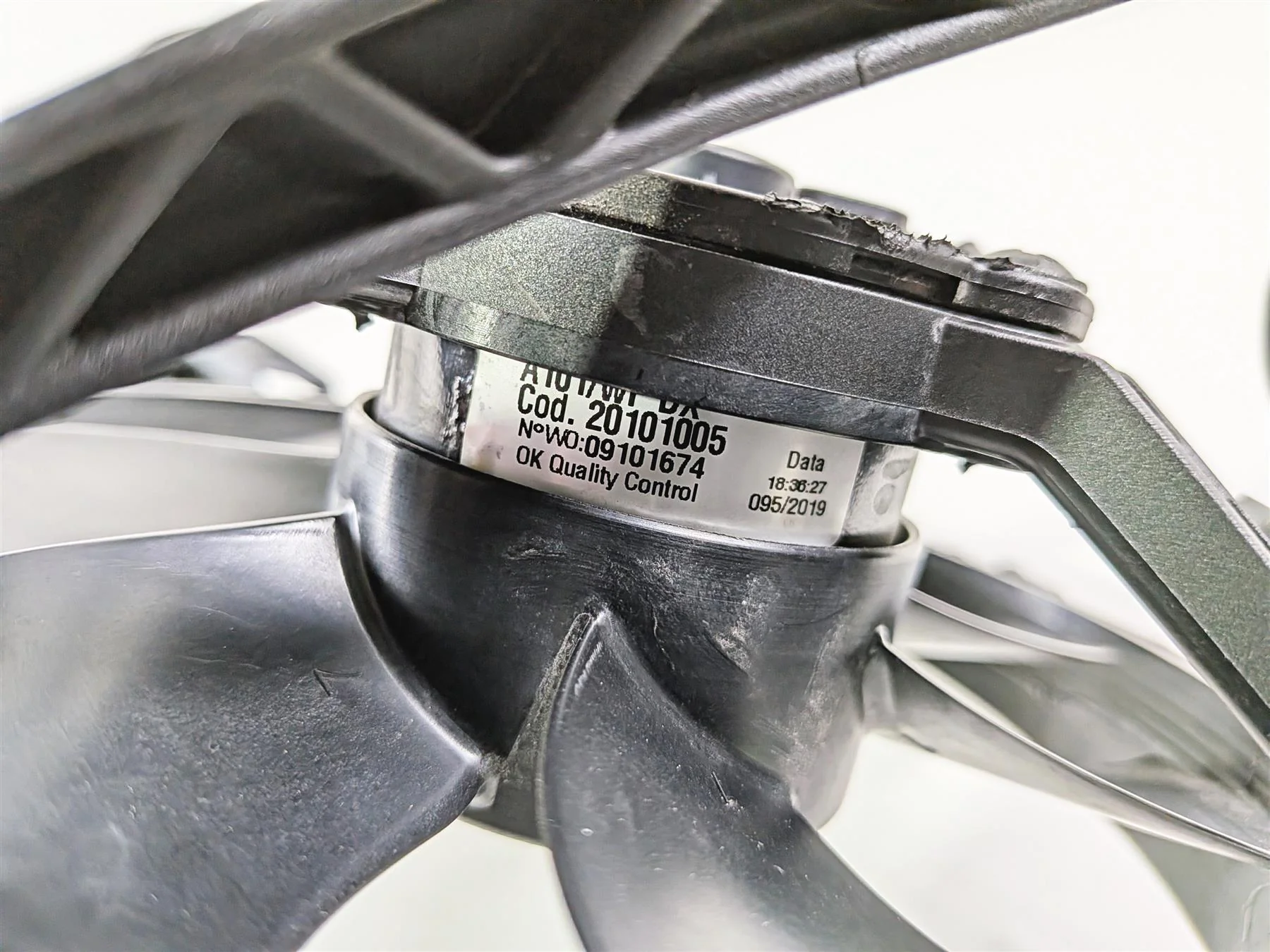 2019 Ducati Panigale V4S V4 S Corse Coolant Fan & Bracket Mount Set 55040311A - Image 12