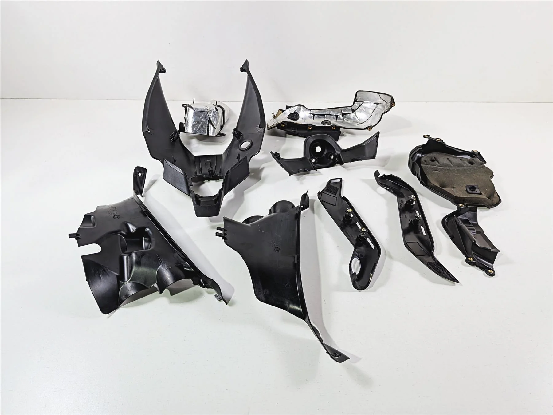 2019 Ducati Panigale V4S V4 S Corse Frame Engine Infill Covers Set 48212441A - Image 7