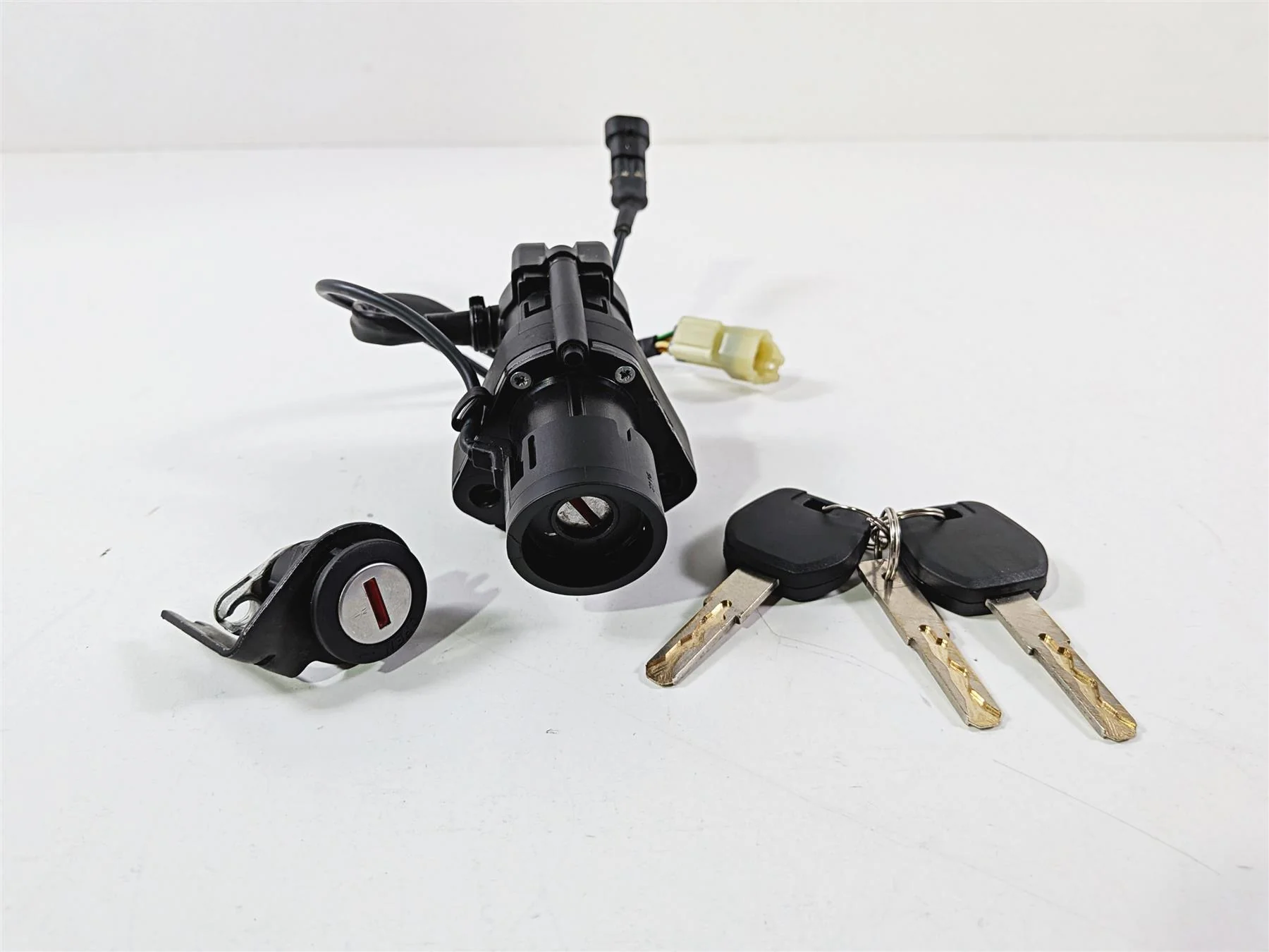2019 Ducati Panigale V4S V4 S Corse Ignition Switch Key Lock Set 59822131B - Image 10