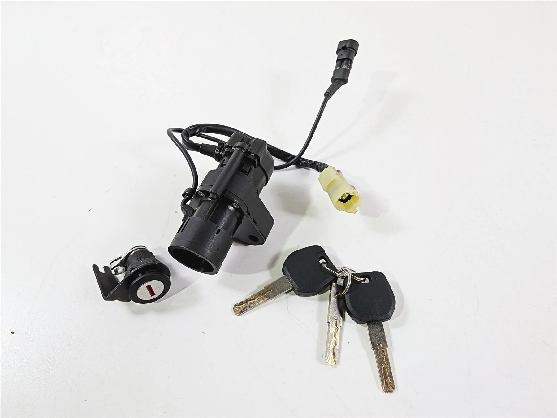 2019 Ducati Panigale V4S V4 S Corse Ignition Switch Key Lock Set 59822131B - Image 12